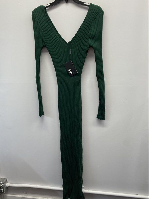 Hera Collection Women’s Green Ribbed Long Sleeve V-Neck Maxi Dress Sz M NWT