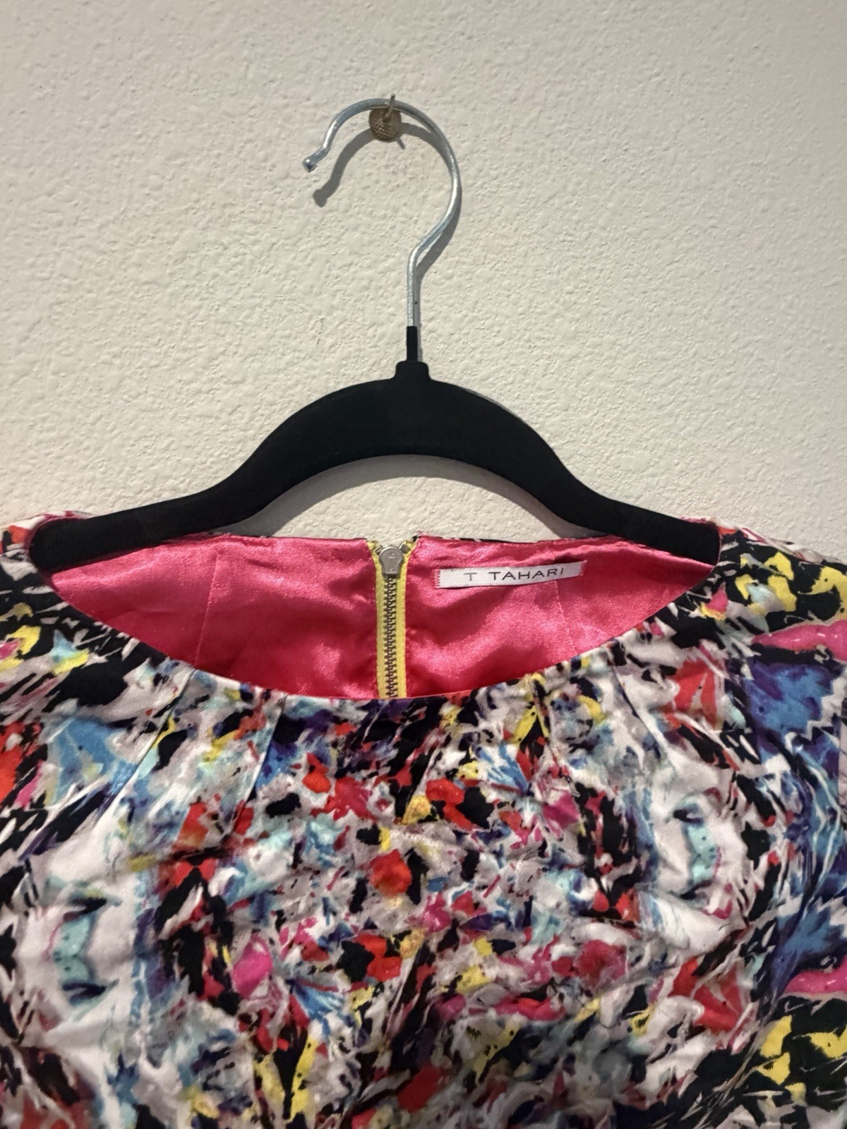 T Tahari Abstract Multicolor Sheath Dress Womens 6 Lined Cap Sleeve Zip