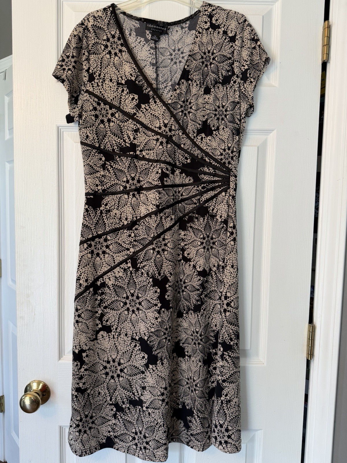 Connected Apparel Cap Sleeve Black Cream Sheath Dress Stretch Floral Size 14