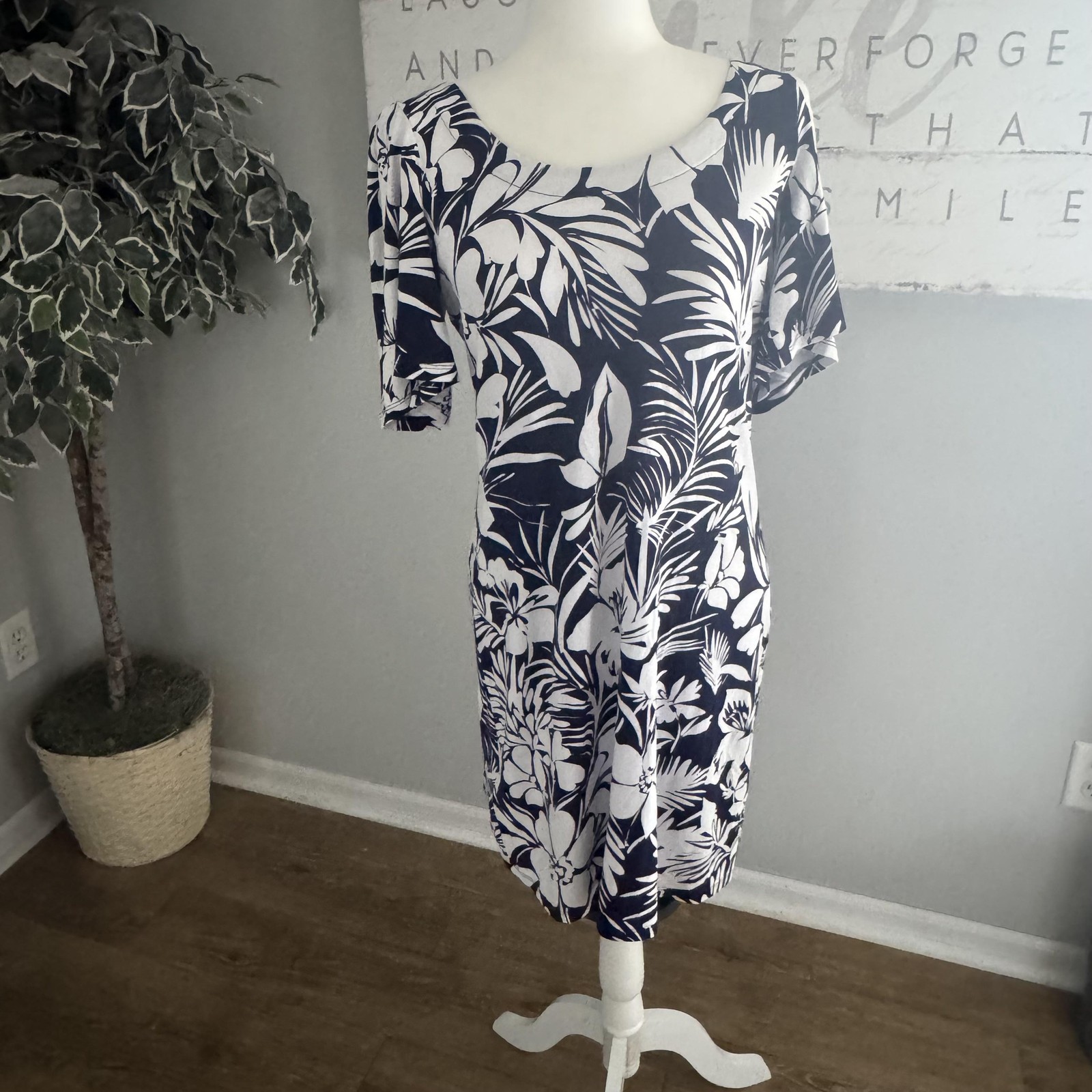 Tommy Bahama Dress Womens S Blue Tropical Floral TShirt Scoop Neck Jersey Beach