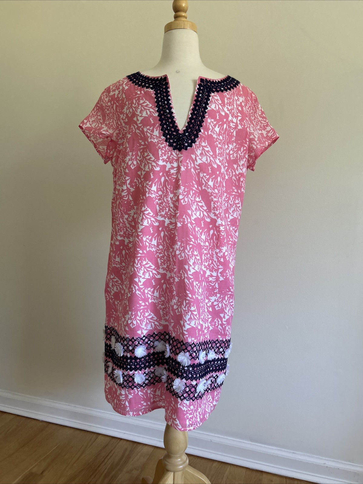Vineyard Vines Spring Summer Dress Size 4 With Embroidery Trim Work