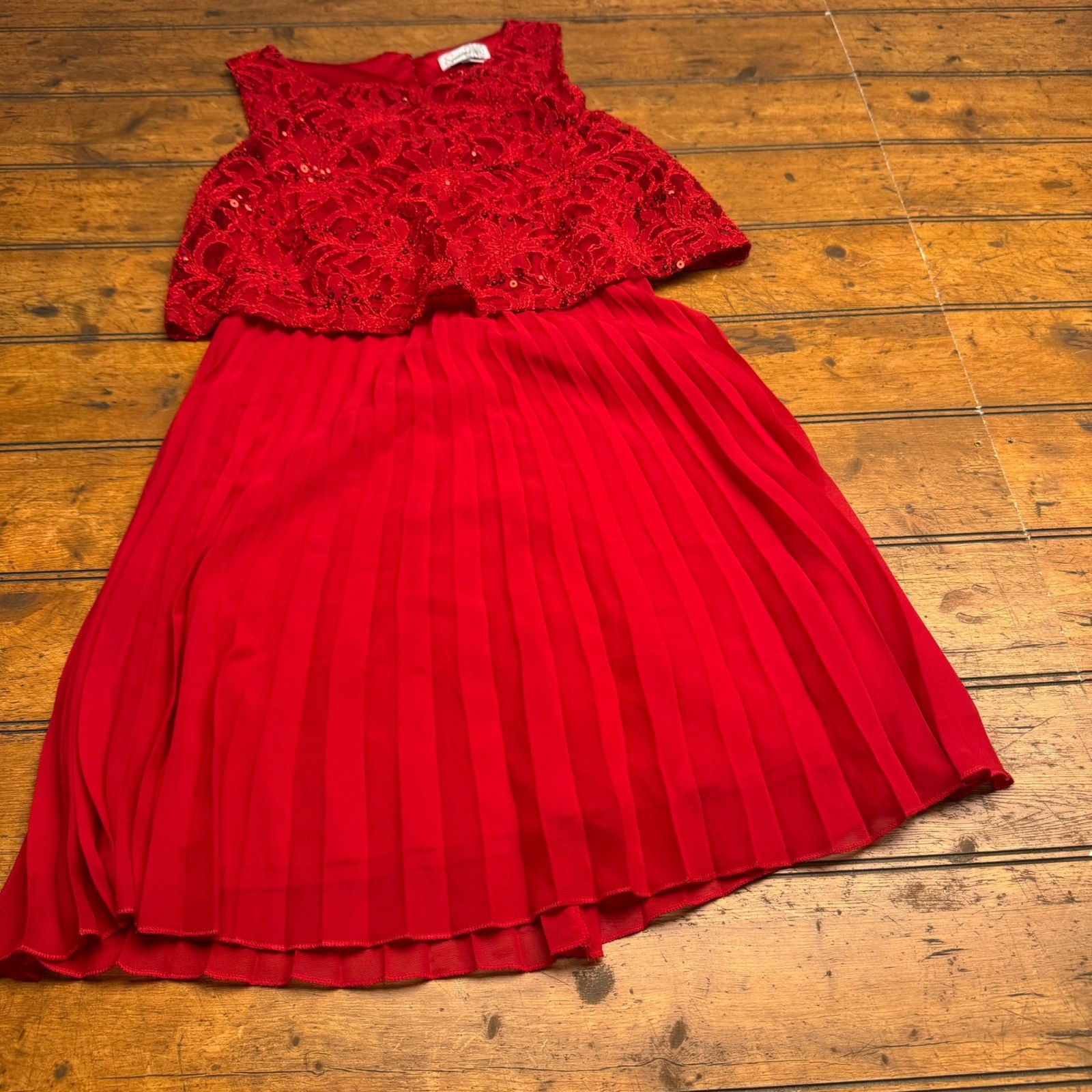 Sparkles & Swirls Red Sequin Lace Cap Sleeve Pleated Dress Girls Size XS
