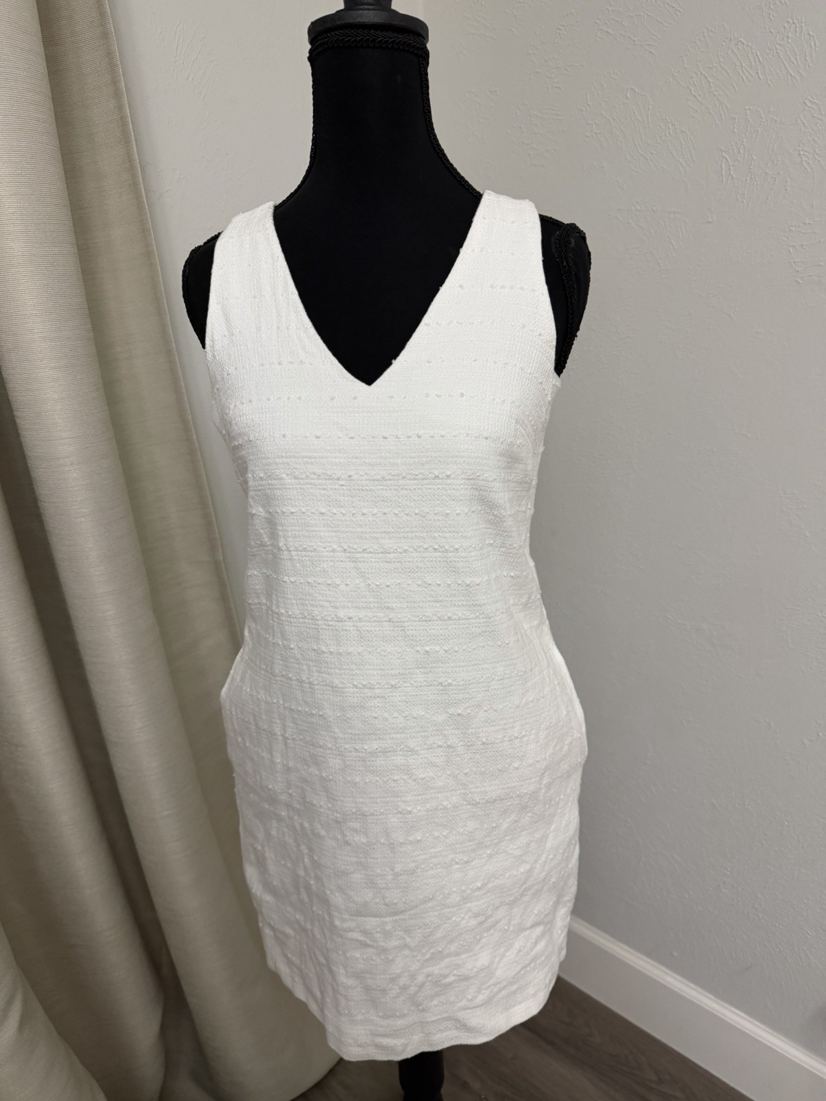 Loft Mini White Tweed Sleeveless Dress Size 00P with Pockets Summer dress