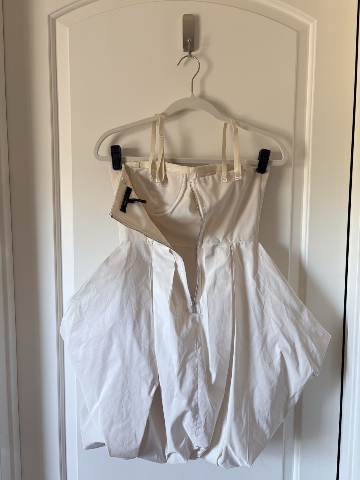 BCBGMAXAZRIA White Strapless Beaded Mini Dress Boned Solid Size 2