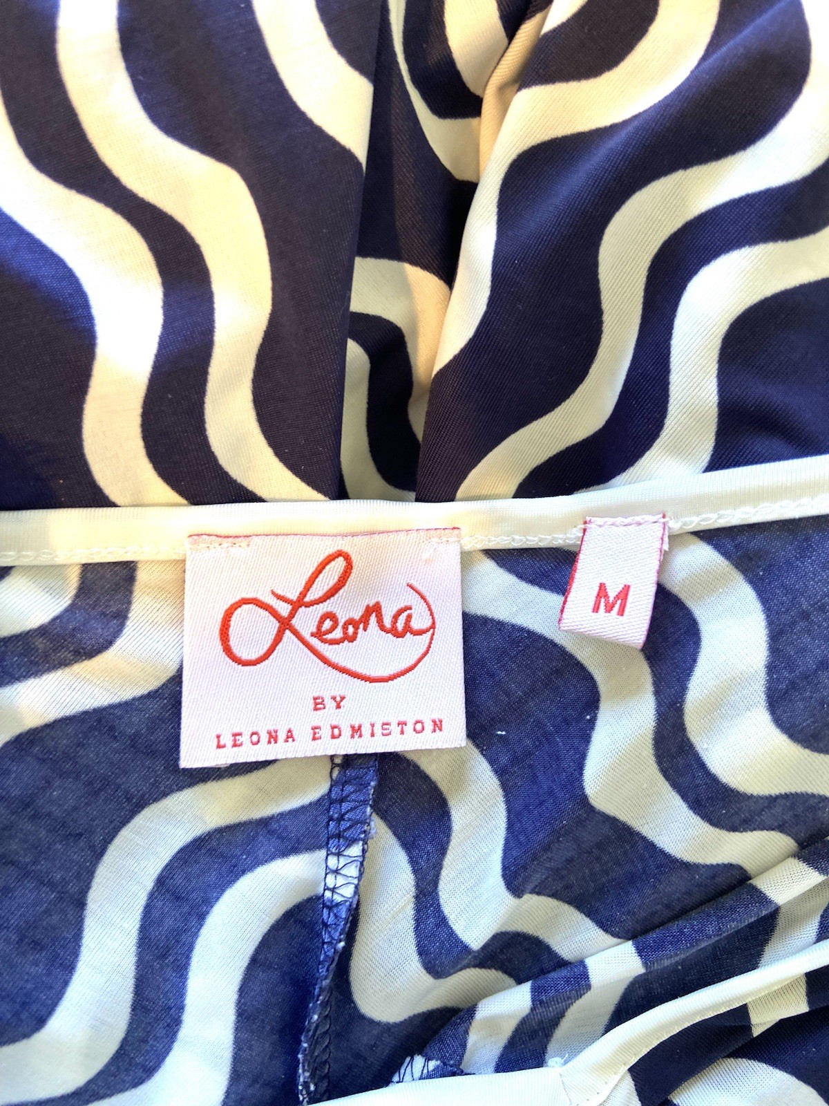 Leona By Leona Edmiston Size M Midi Dress Sleeveless Blue / White Wave Pattern