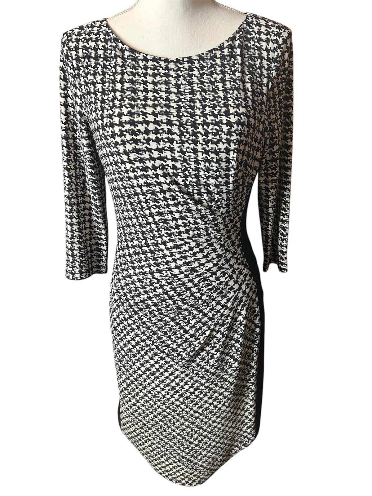 Ralph Lauren Black/White Size 6 Dress , 41 Inches Long, Arm Pit To Arm Pit 17.