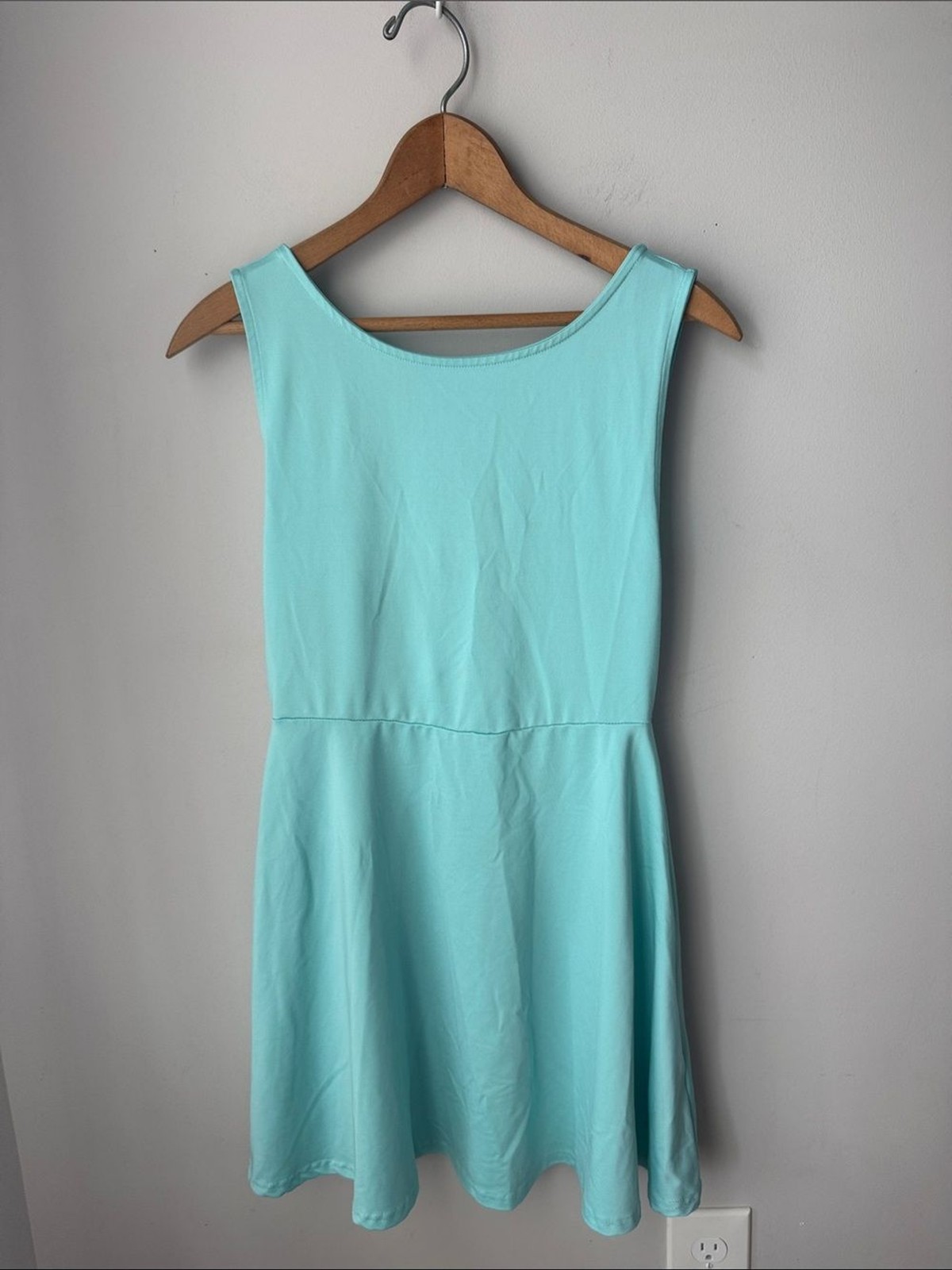 H&M Mint Green Fit & Flare Skater Dress Sleeveless Open Back Athletic Stretch