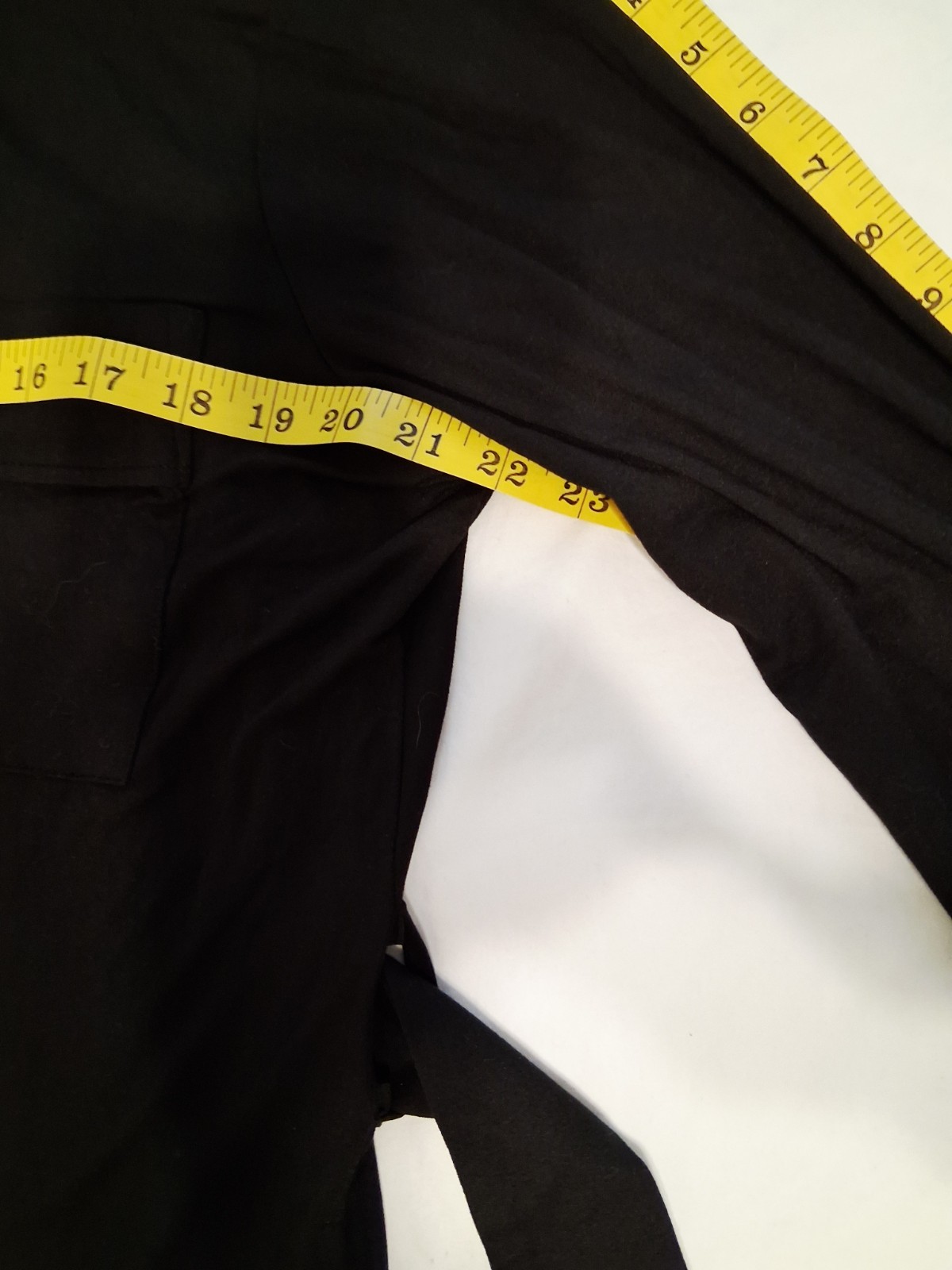 Black Jersey Shirt Dress Large Lightweight Belted Snap Close Collar Career NWOT
