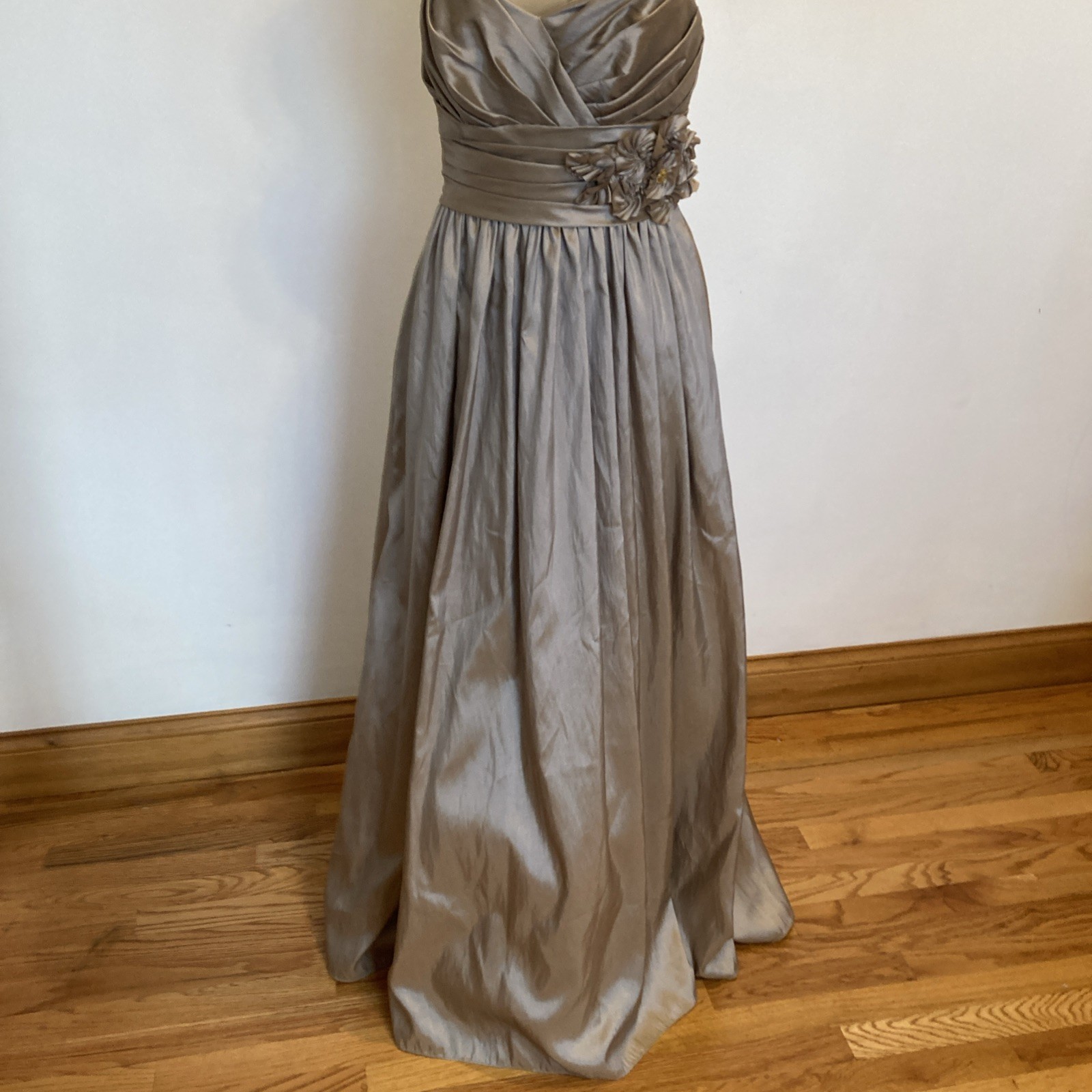 Watters and Watters size 6 beige long gown dress