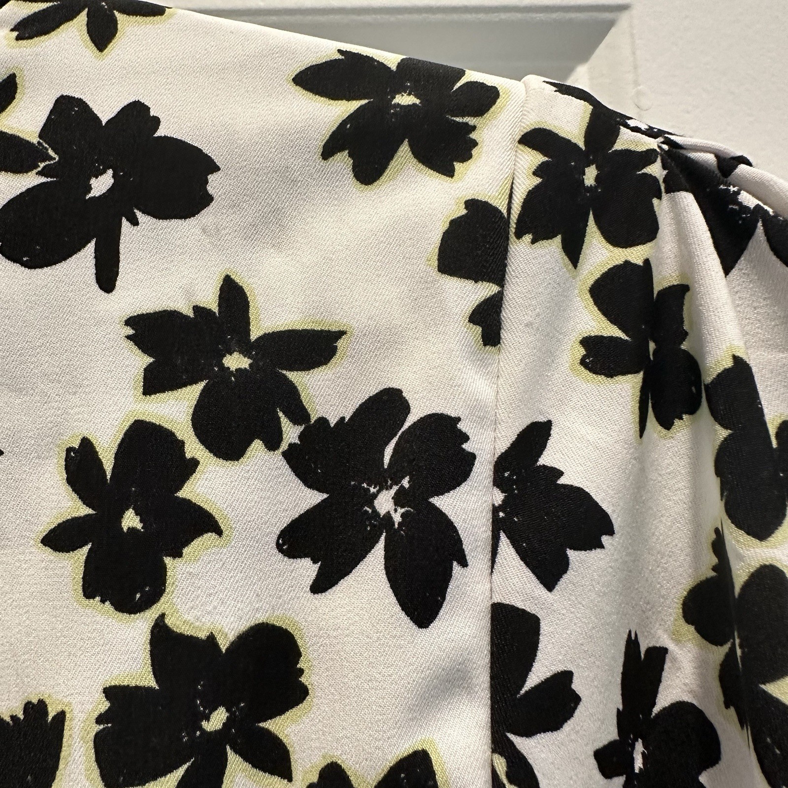 Love, Whit White Black Floral Short Sleeve Wrap Midi Dress Women’s Size Small S