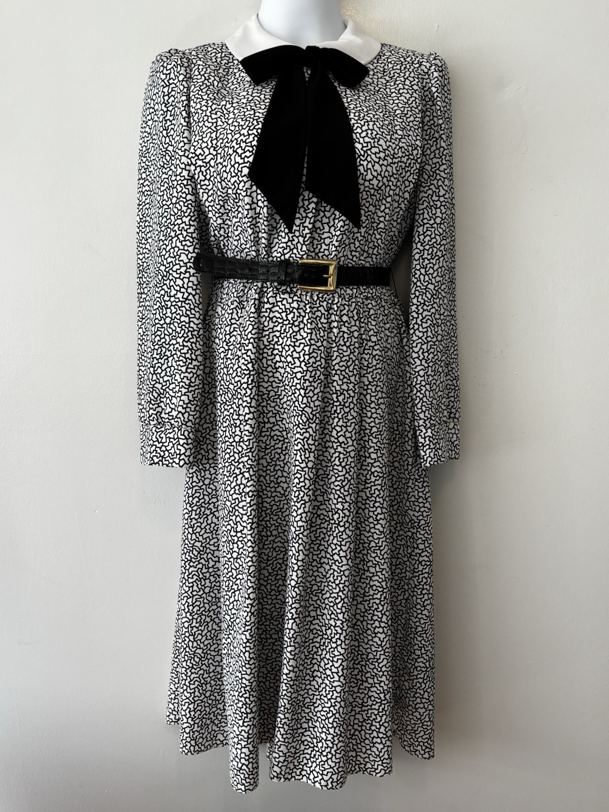 Vintage S L Petites Dress Black White Medium Large Peter Pan Collar Neck Bow