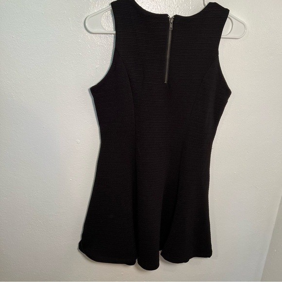 Olive & Oak Women’s Size Small Sleeveless Fit & Flare Dress Black Textured Scoop