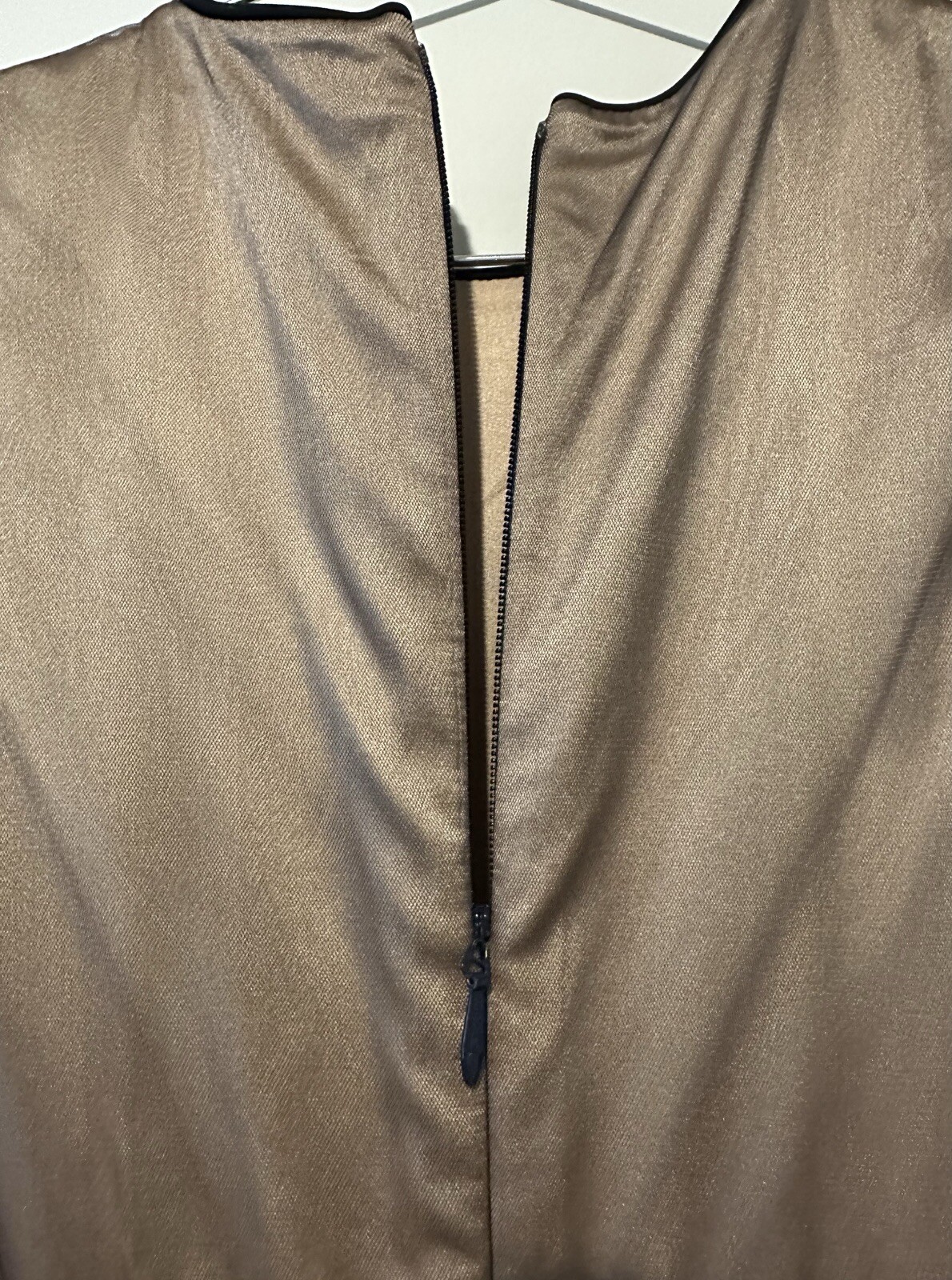 Catherine Deane Siri Embroidered Tulle Blue Long Sleeved Gown Sz 10 Silk Lining