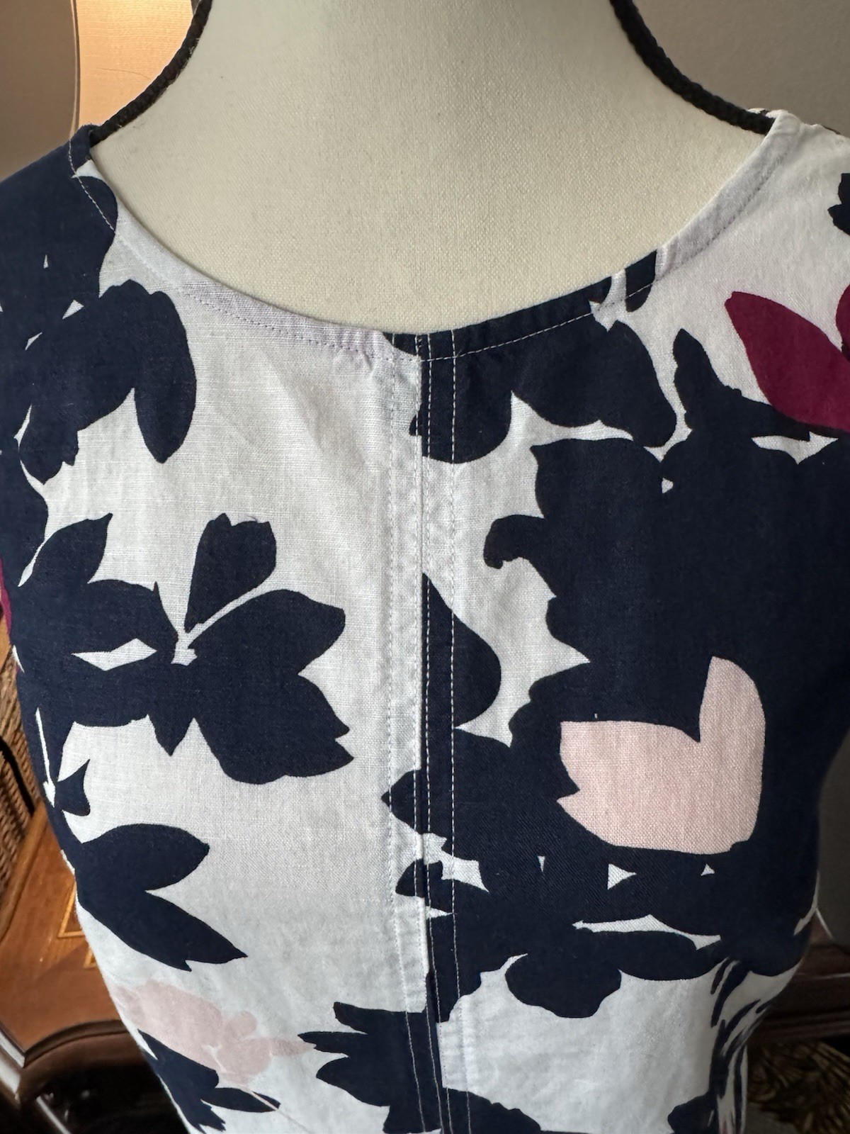 Liz Claiborne Linen Sheath ~ Bold Navy Floral ~ Size Medium ~ NWOT!