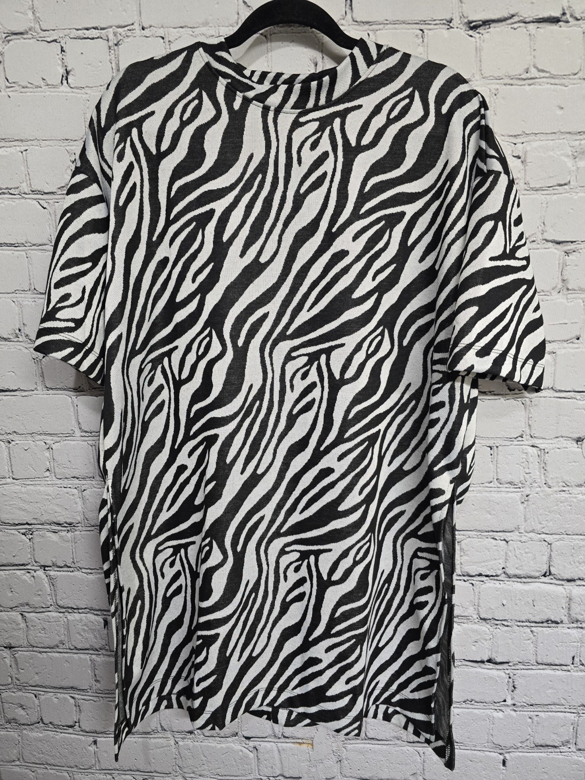 Dressed in LALA Sweater Womens M Black White Zebra Print Oversized Boho Festival