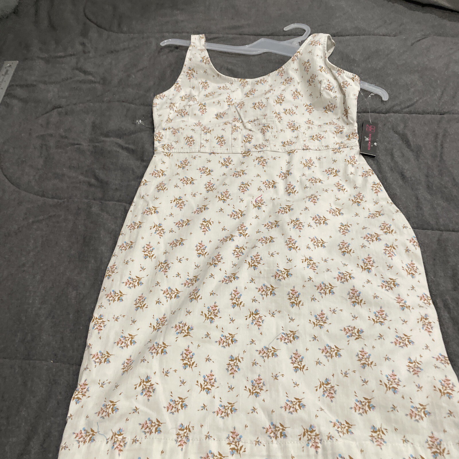 No Boundaries Juniors Zipper Back White Floral Pinafore Size S(3-5)