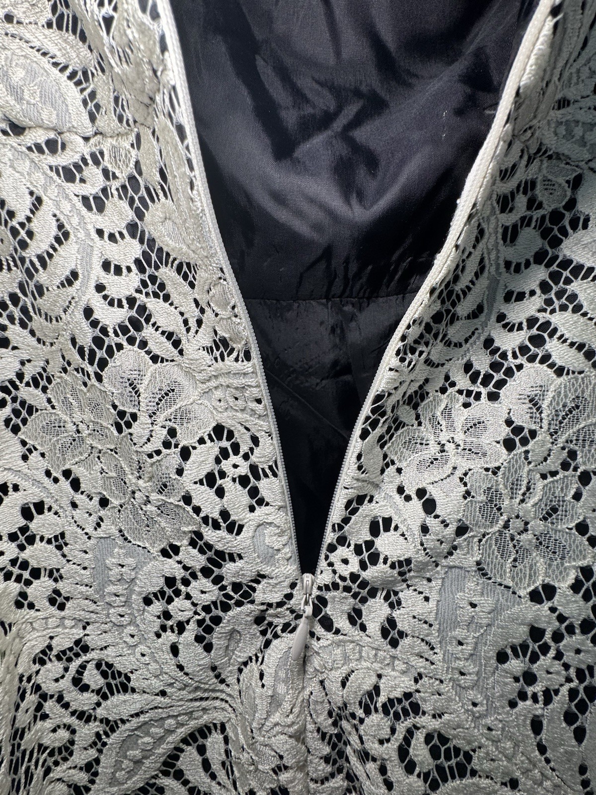Shoshanna White/Black Floral Lace Overlay V-Neck A-Line Lined Dress 12