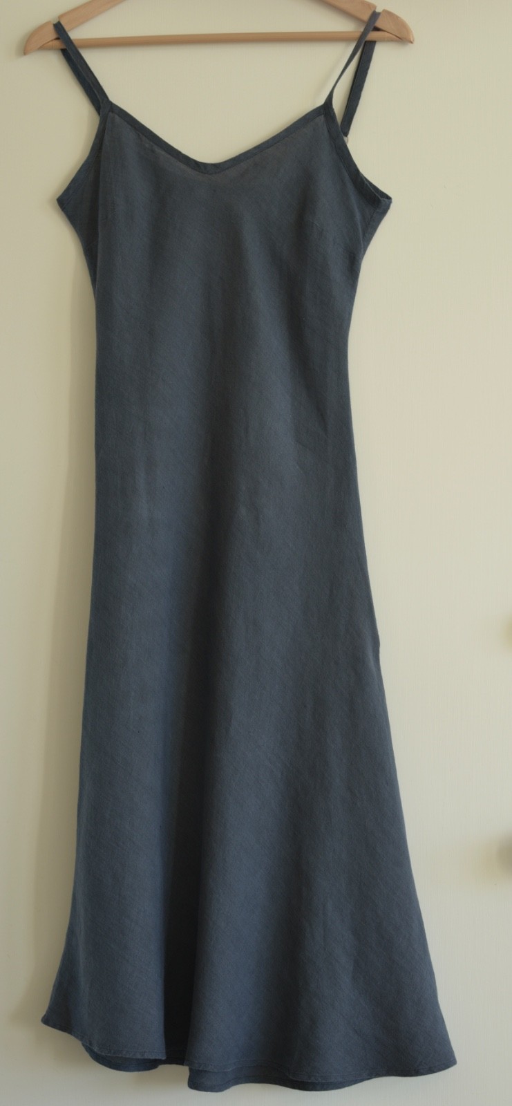 SULA 100% LINEN SLIP DRESS. DESIGNER HANDCRAFTED PREMIUM QUALITY FABRIC EUC (S)