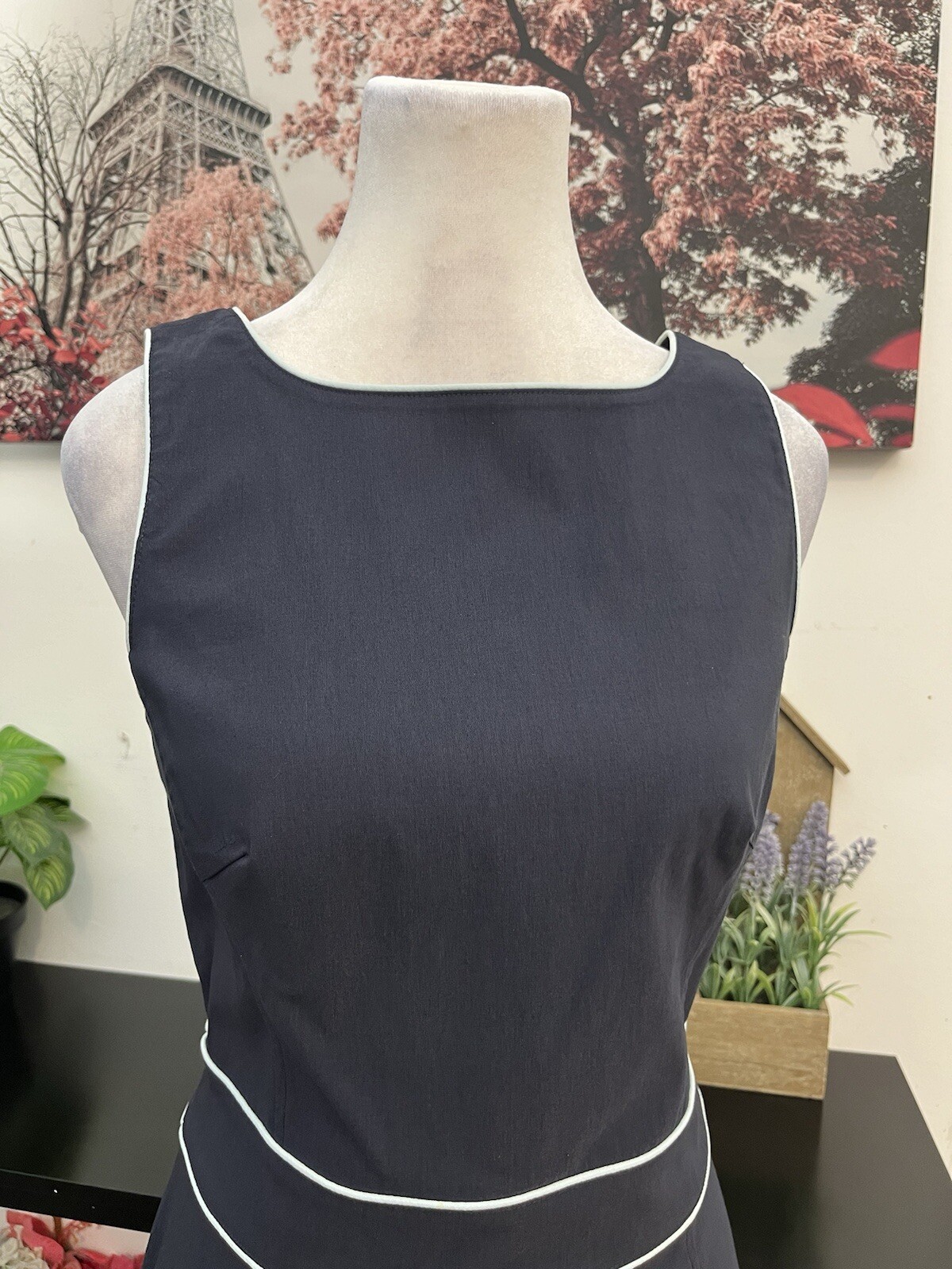 EXPRESS Stretch Women Sheath contrast trim dress Size 5/6 Sleeveless Zipper Back