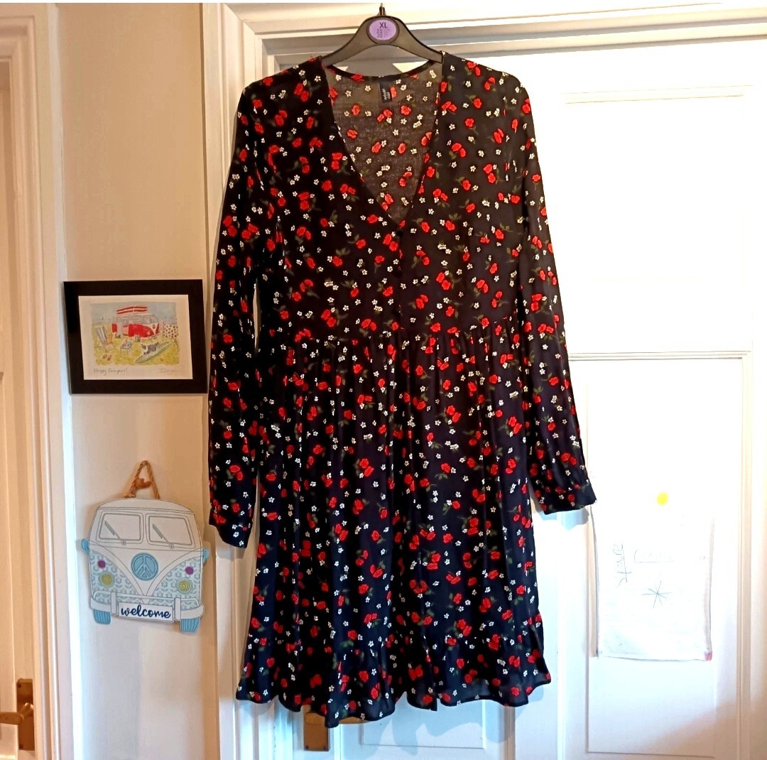 Nobody’s child black red ditsy floral long sleeve dress UK 8