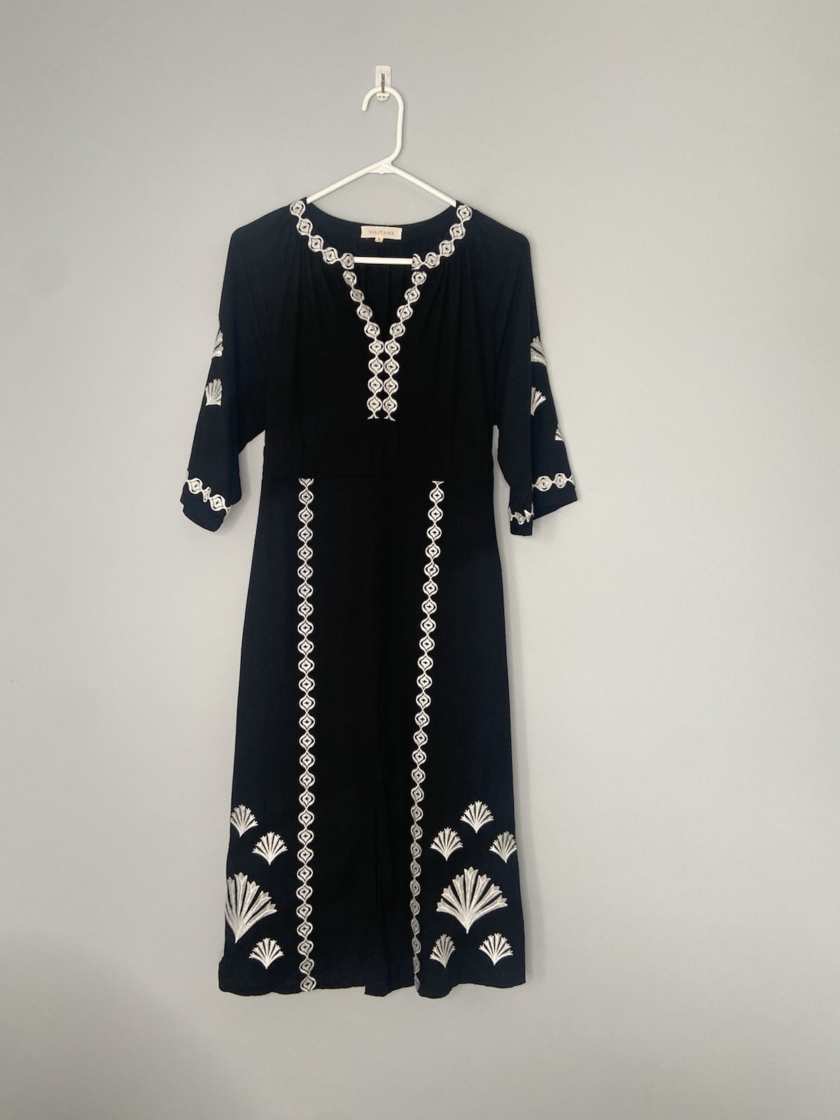 Solitaire black and white embroidered Black Midi Dress sz M
