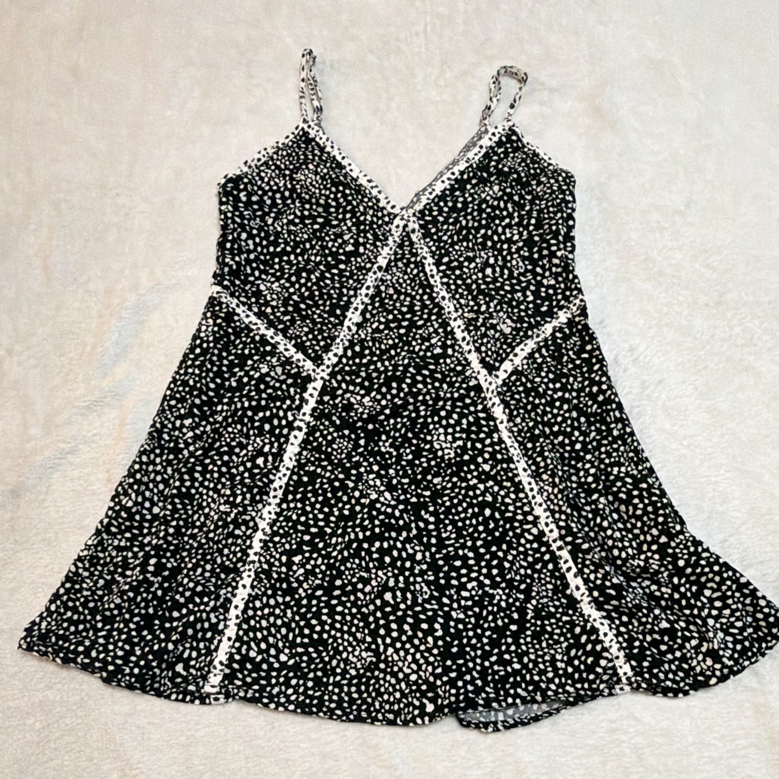 Hurley Women XS Black White Animal Print V-Neck Lace Trim Strappy Mini Dress