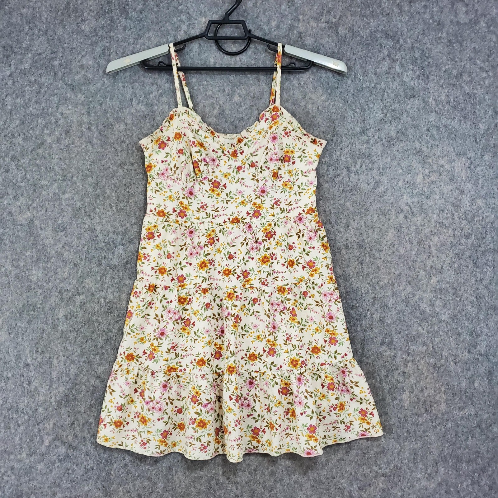 No Boundaries Dress Womens Medium Floral Spaghetti Strap Tiered Ruffle Sundress
