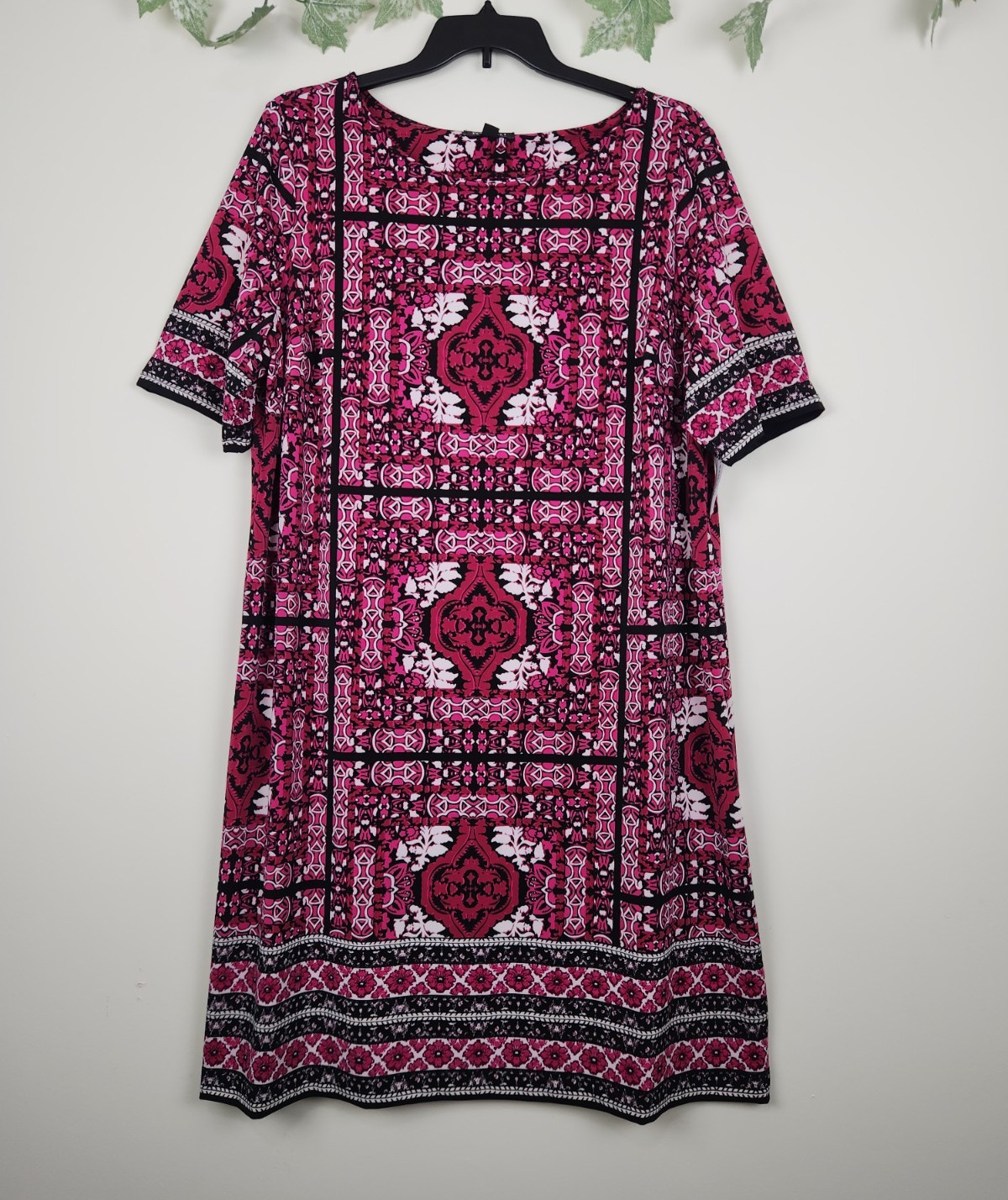 Roz & Ali Woman Size 3X Stretch Floral Geometric Short Sleeve Shift Dress NWT