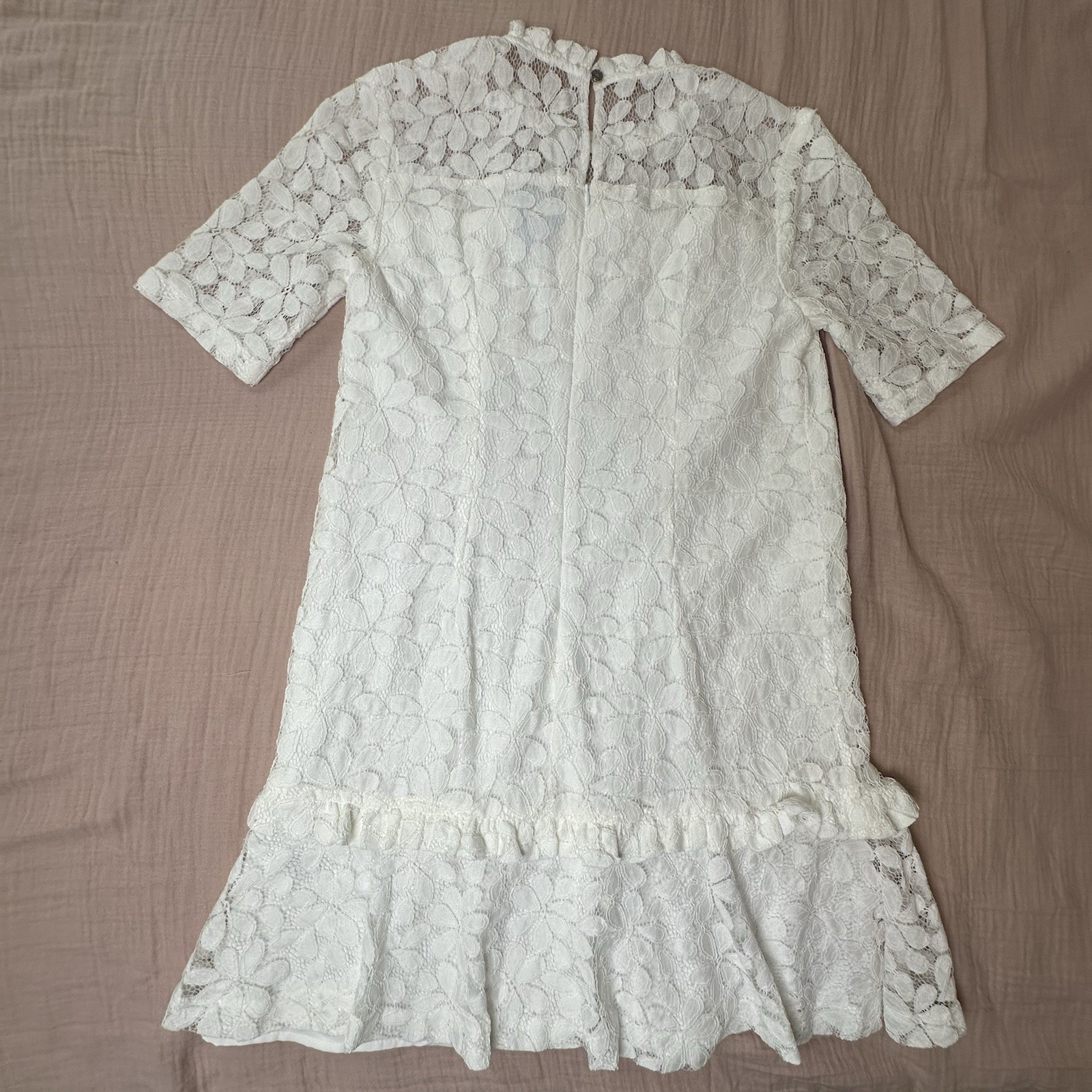 CeCe White Floral Lace Ruffle Shift Dress Mock Neck Lined Size 2