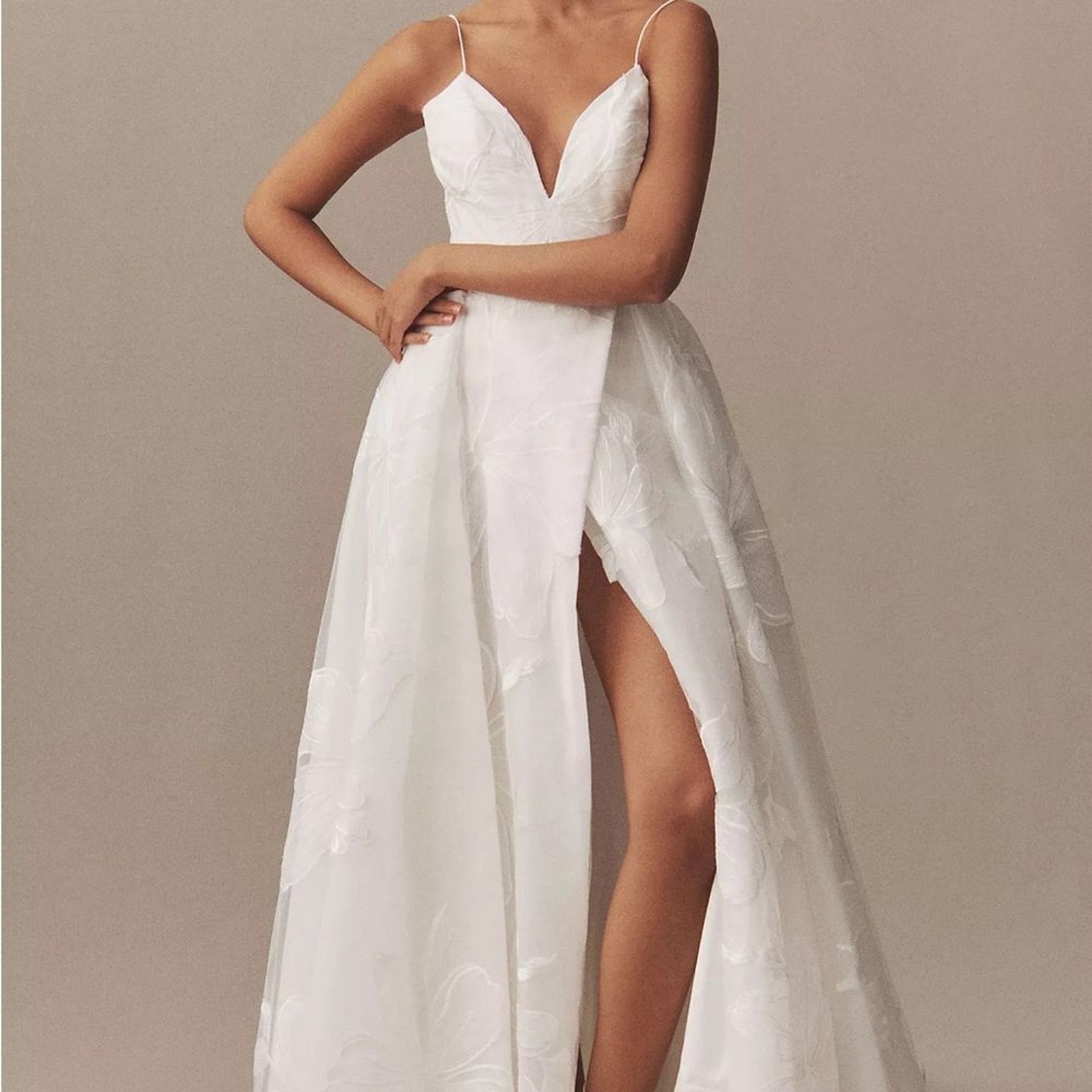 Wtoo by watters Romu sleeveless wedding gown size 6 slit white dress SAMPLE