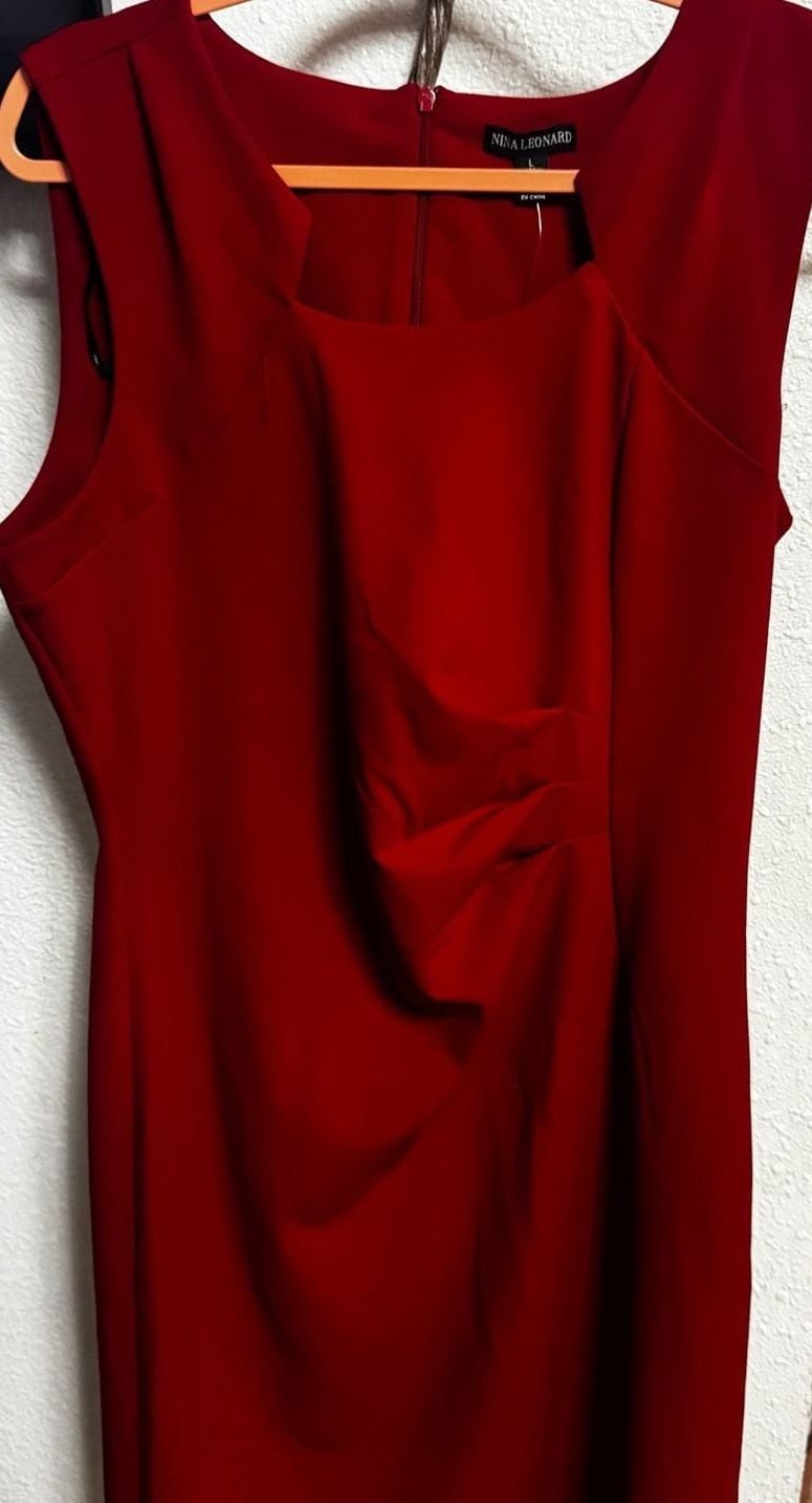 Nina Leonard Women’s Sleeveless Ruched Sheath Dress in Nina Red, Size Large