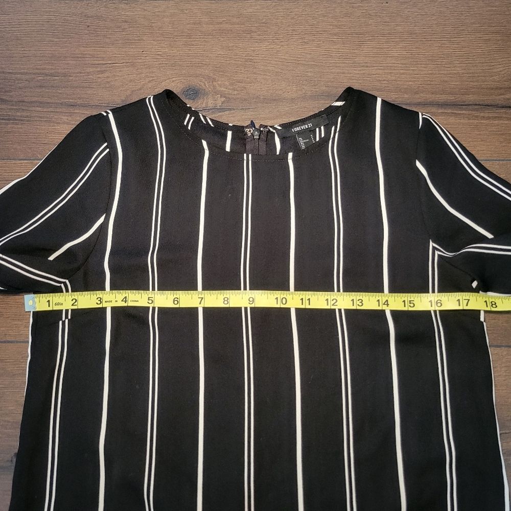 Forever 21 Black & White Striped T-shirt Dress Womens Size Small Sheath