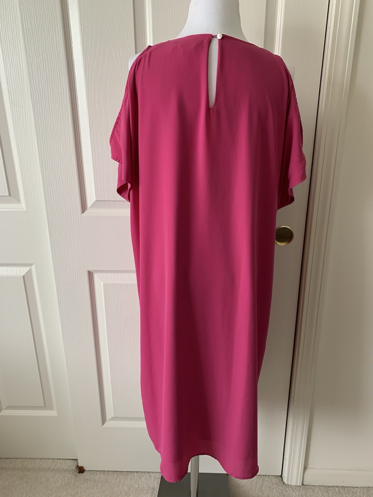 MOSSIMO BEAUTIFUL COLD SHOULDER SHORT SLEEVE POLYESTER LINED DRESS – SIZE XL