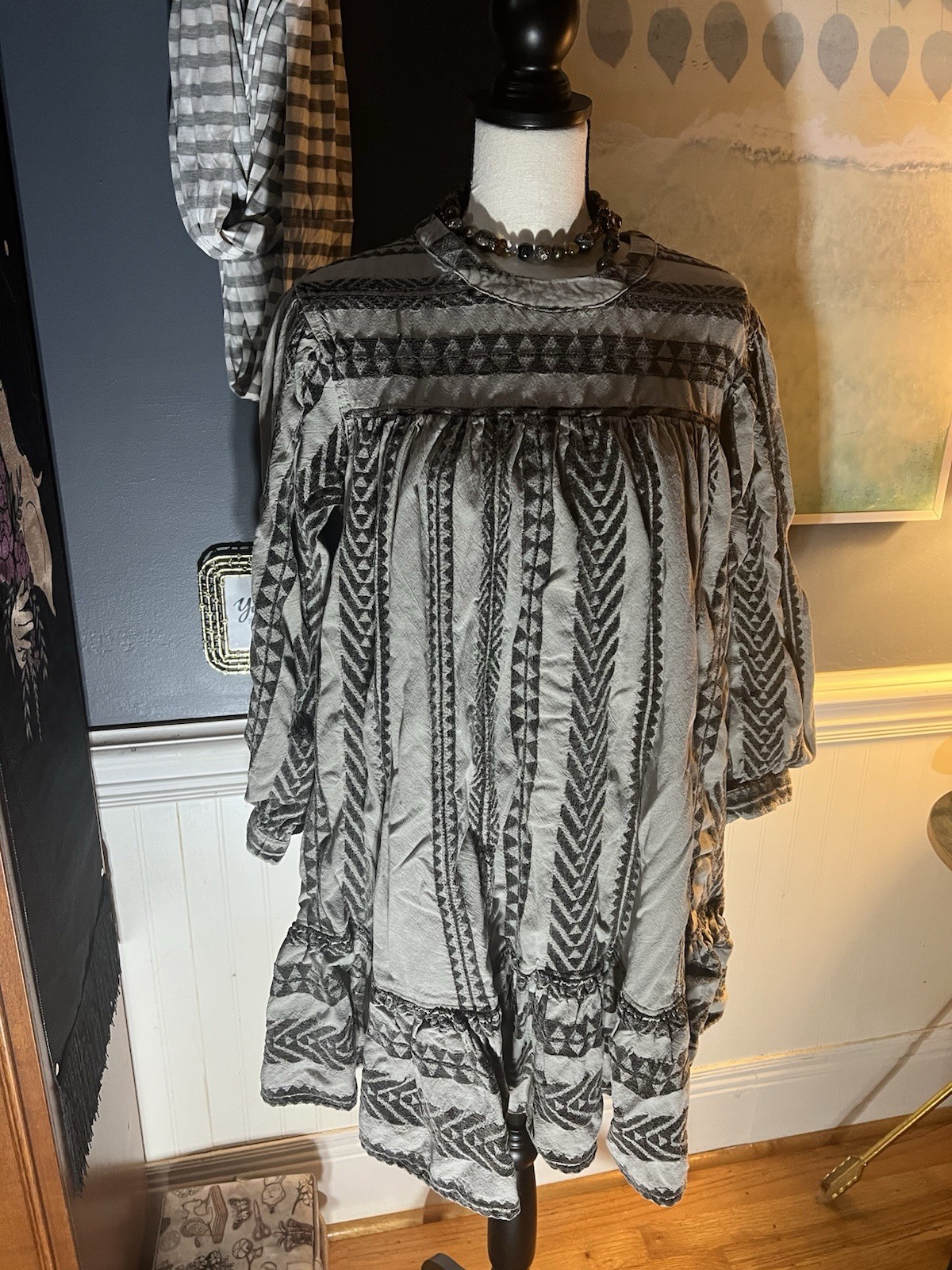 Devotion Twins Gray Black Geometric Ruffle 3/4 Sleeve Crew Neck Short Dress M