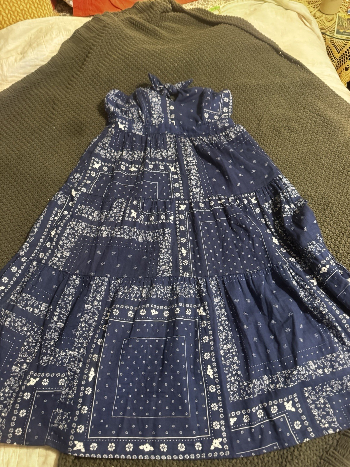 Universal Thread Women’s Blue/White Floral Smocked Strapless Midi Dress M