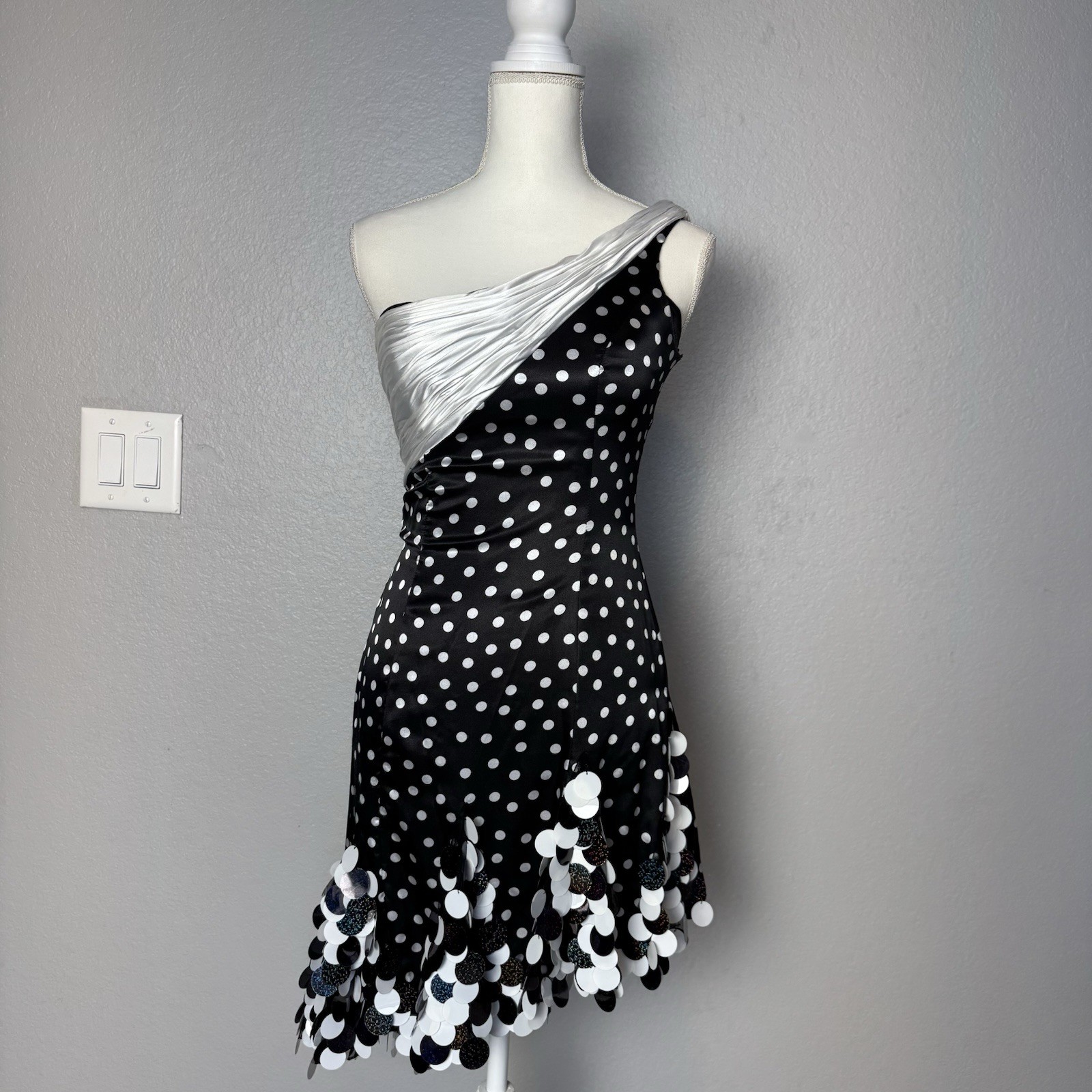 Vintage Y2K Mac Duggal Cassandra Stone Polka Dot One Shoulder Sequins Size 2