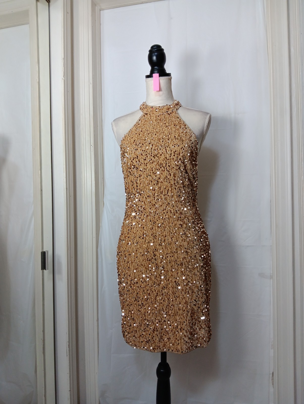 Women’s Gold Neeno halter bodycon dress sequin embellishments Size L