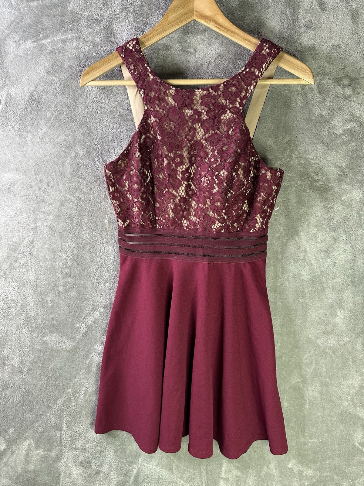 Speechless Dress Women’s 5 Burgundy Floral Sheer Cutout Sleeveless Prom Wedding