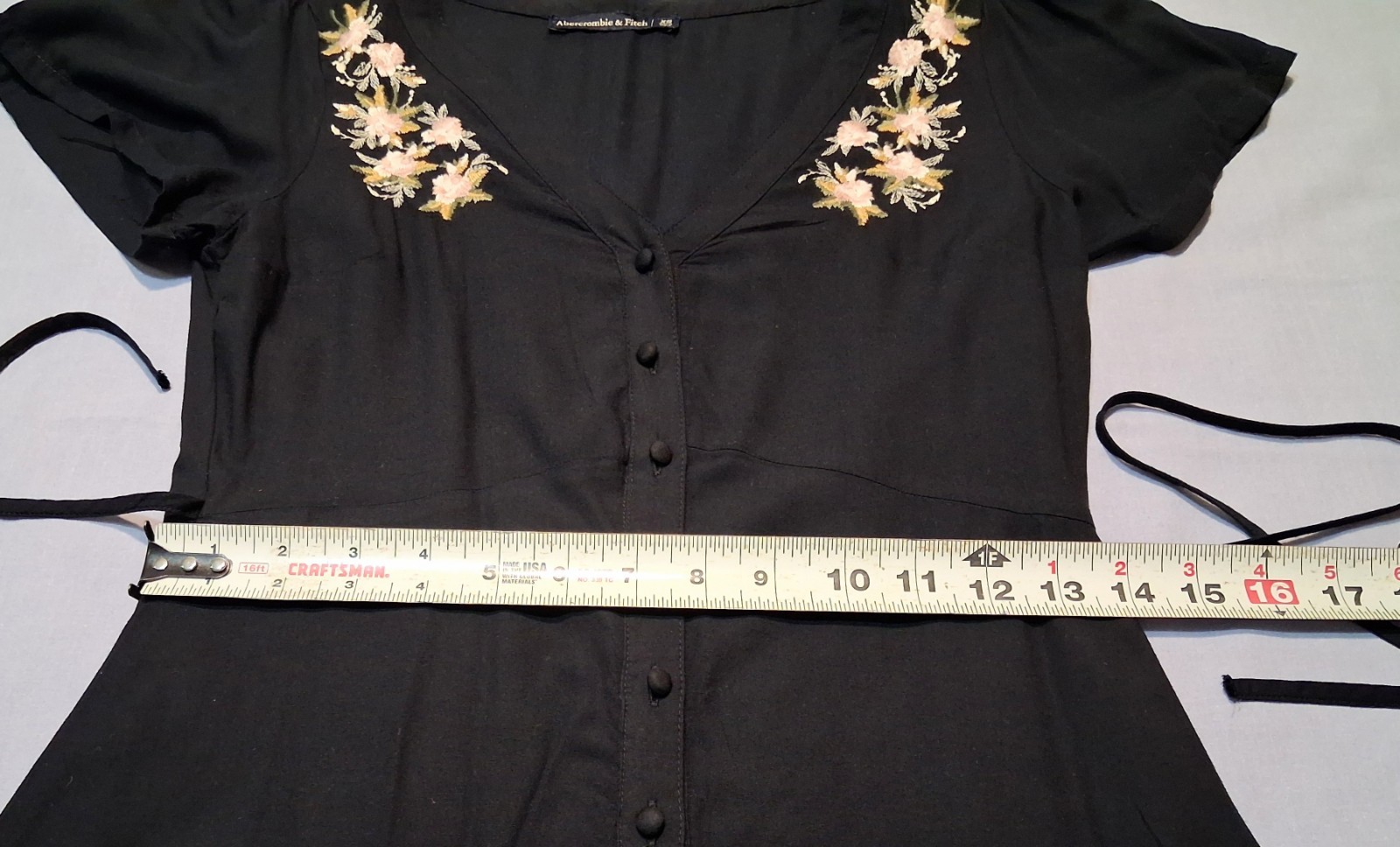 WOMENS ABERCEOMBIE AND FITCH BUTTON UP EMBROIDERED FLOWER 100% VISCOSE XS SMALL
