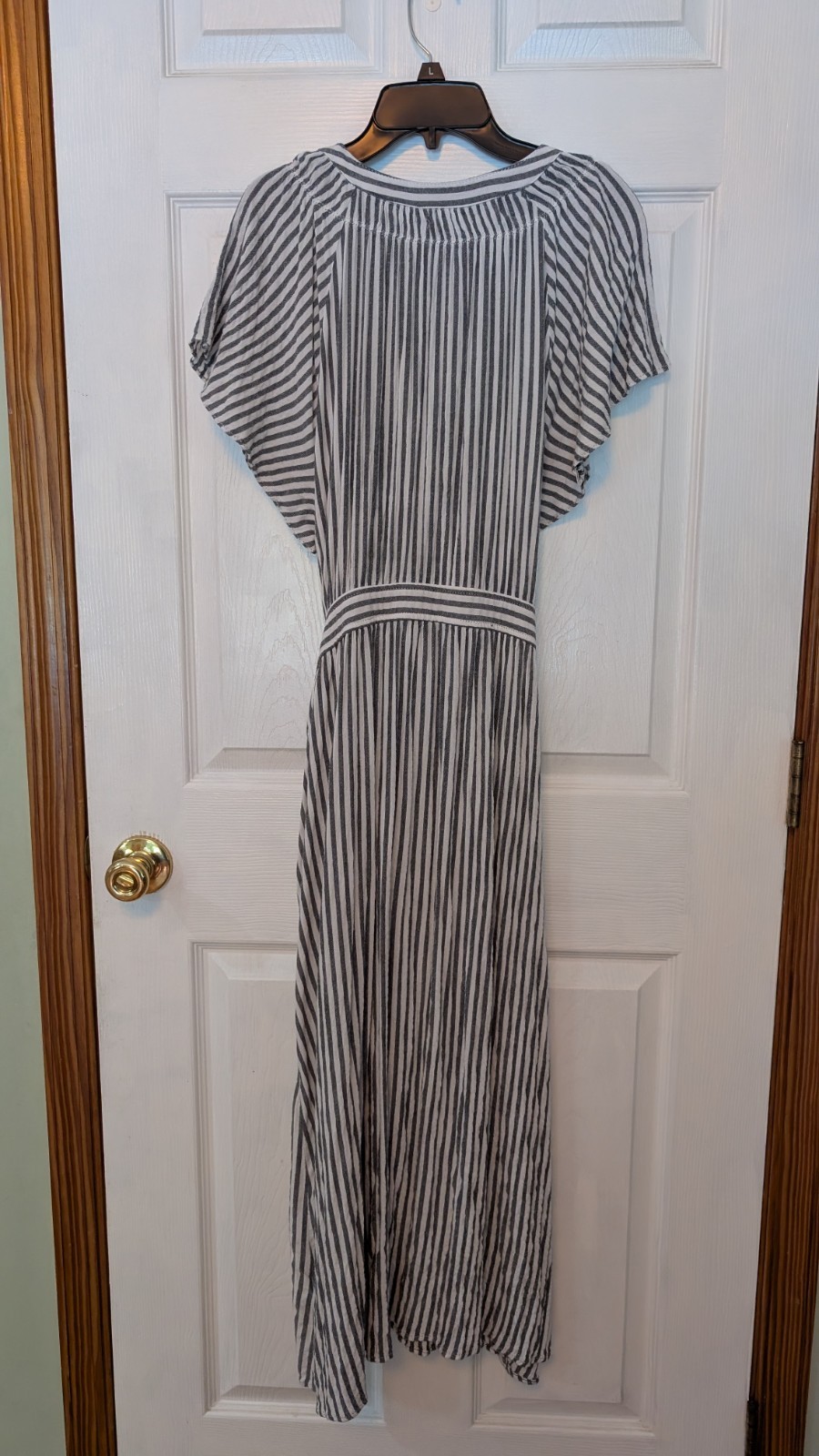 Max Studio Midi Dress White Gray Vertical Stripe Rayon Cotton Span Belt Button L
