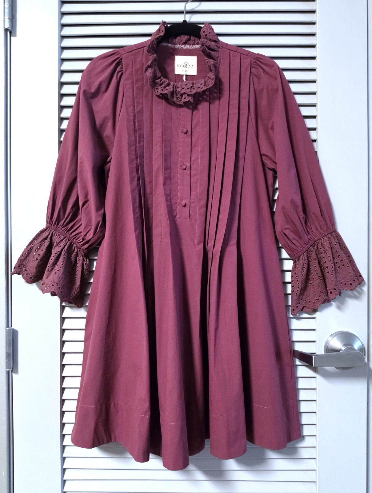 3/4 red bean pintuck button down eyelet ruffle dress M