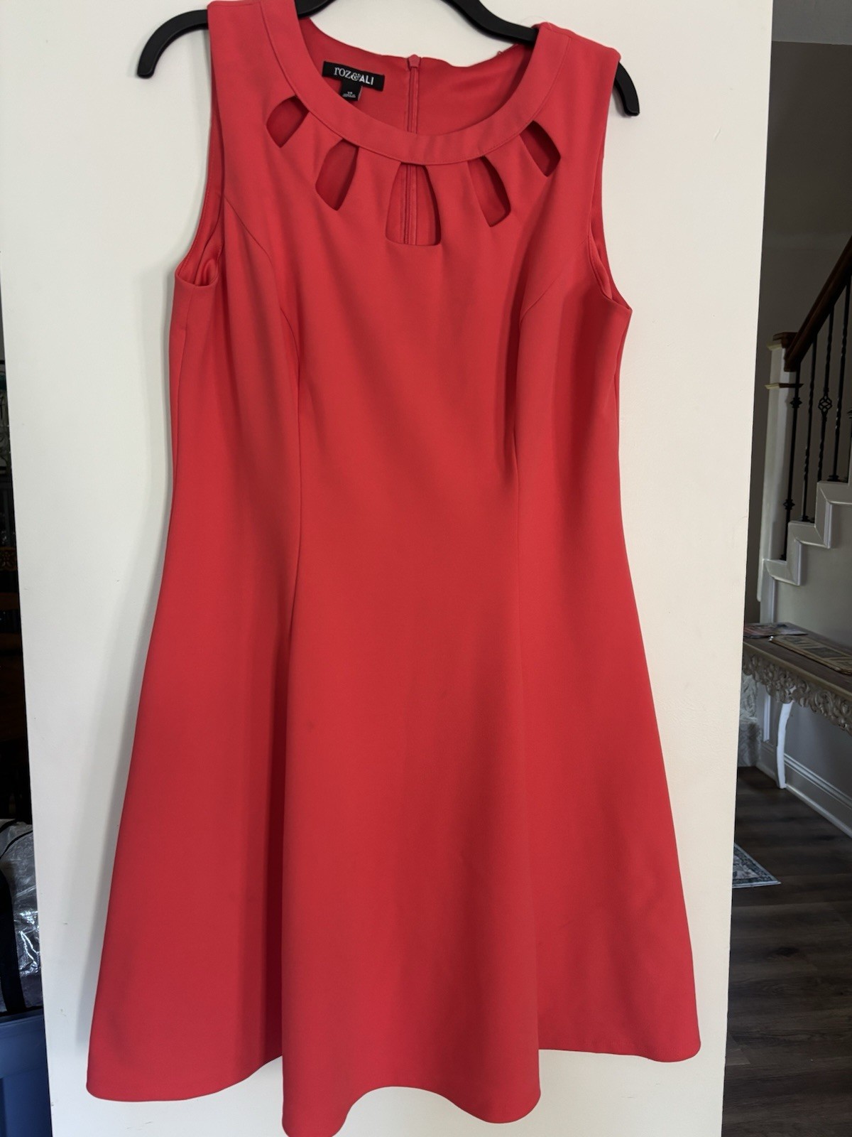 Roz & Ali Red Solid Sleeveless Cut-Out Keyhole Round Neck Zip Dress 14 Reg