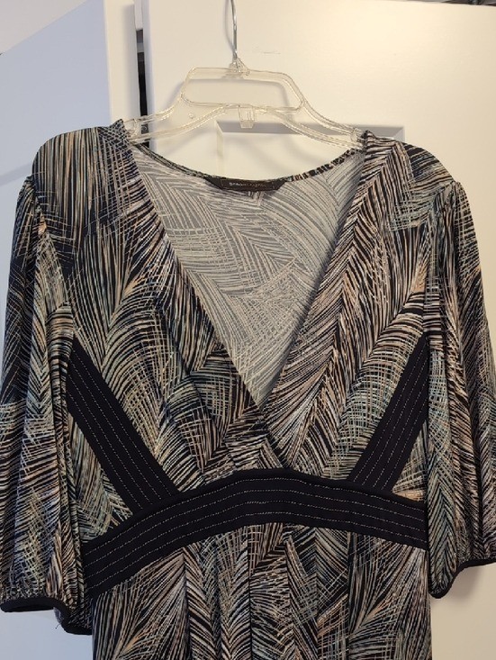 BCBGMaxAzria Patterned V-Neck Midi Dress