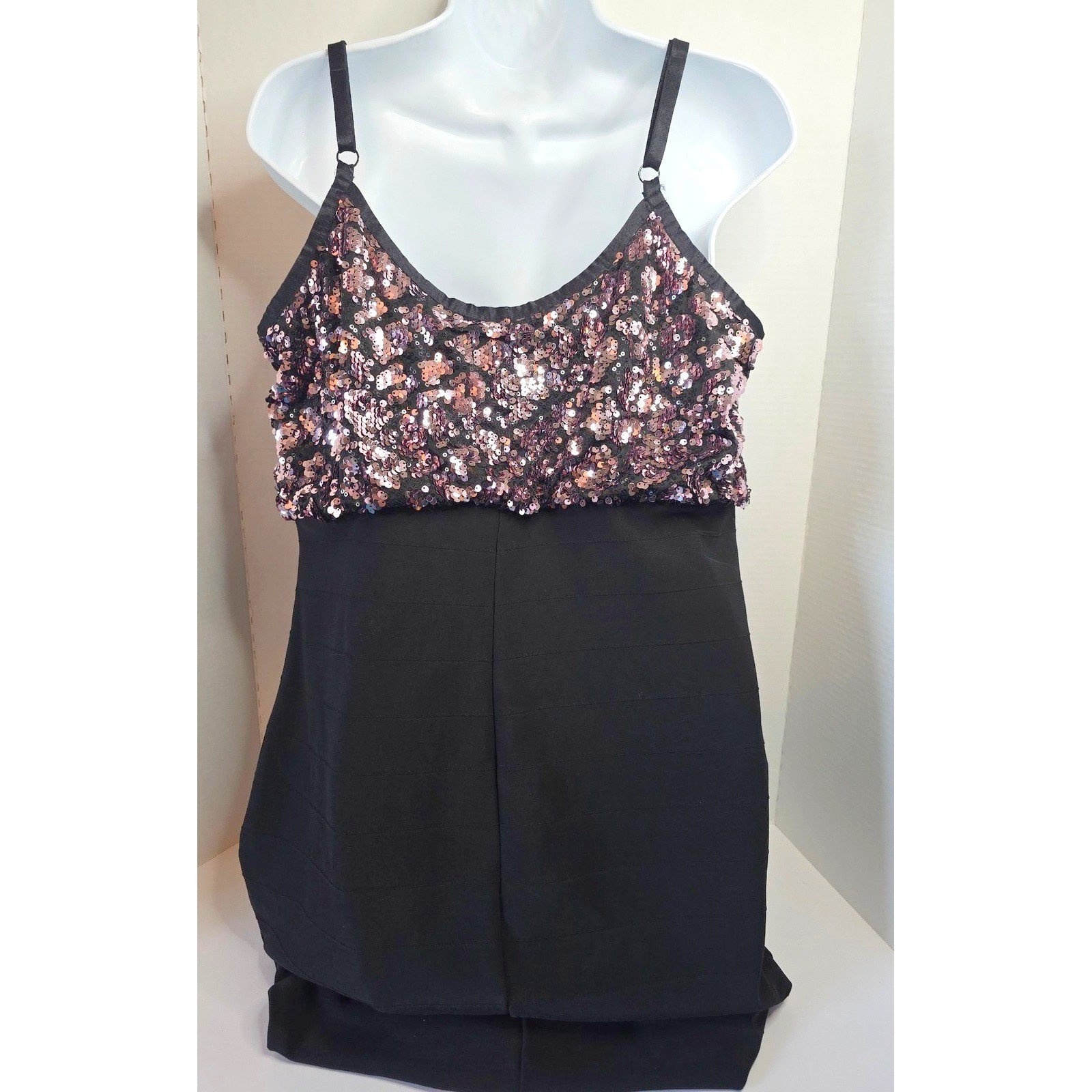 Torrid Rose/Pink Sequin Black Body Con Bandage Cami Dress SZ 1X Adjustable Strap