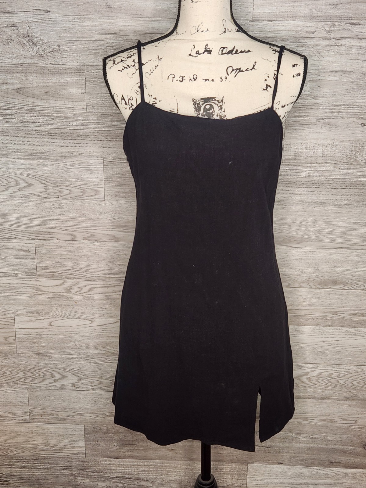 Kendall & Kylie Pacsun Women’s Black Slit Linen Mini Dress Size Medium New