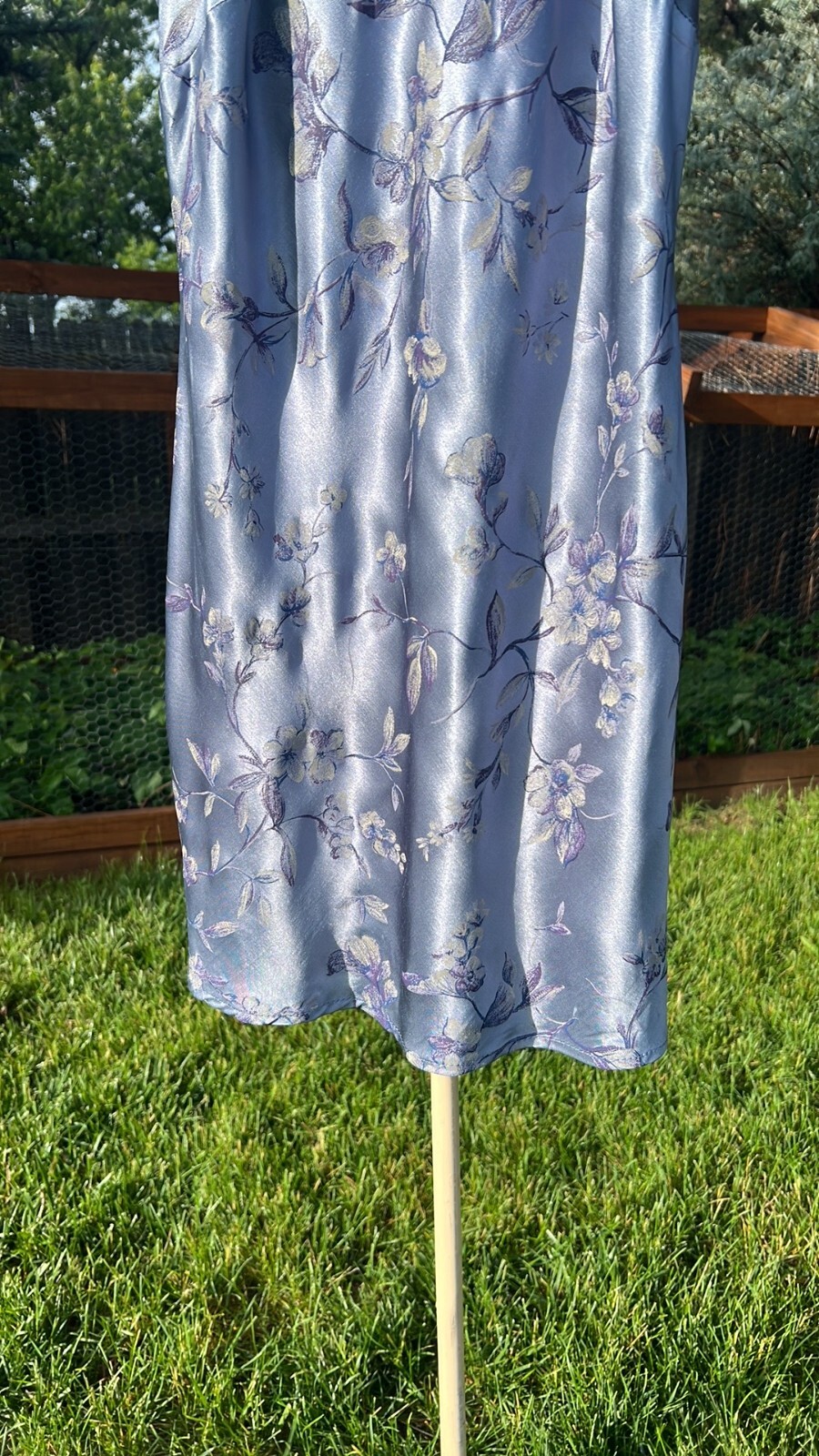 EUC 5•7•9 Lavender Floral Satin Dress • Size 3 Juniors