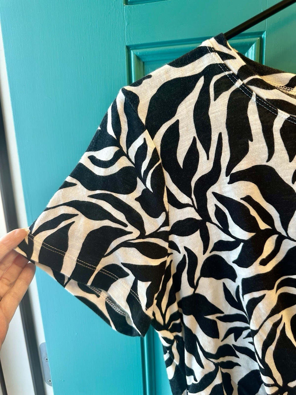 Loft Black White Tropical Palm Leaf Faux Wrap Dress Sz Medium Short Sleeve