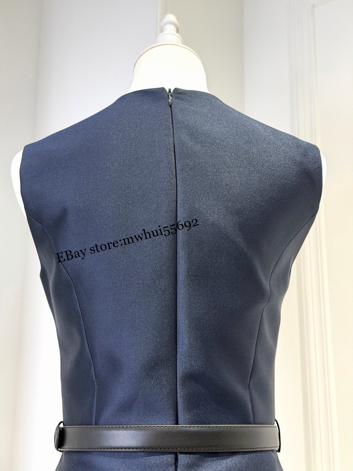 Elegant Temperament Slim Holiday Round Neck Sleeveless Pleated Dress 2026 Summer