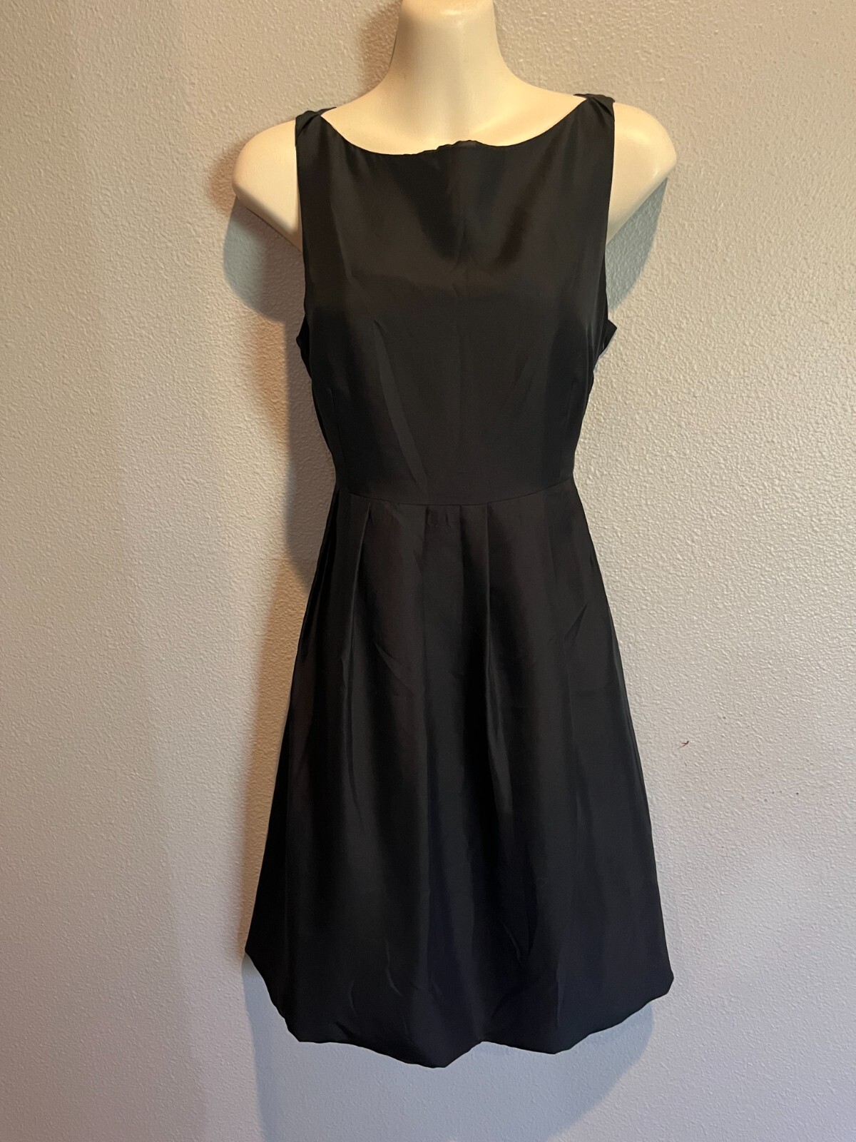 Women’s MARTIN + OSA Sophisticated Sleeveless Little Black Silk Dress Size 6