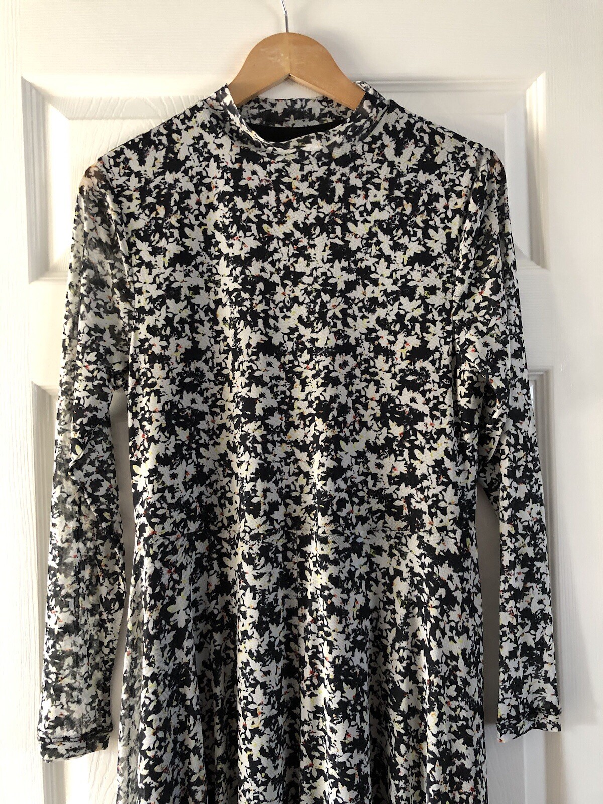 Mint Velvet gorgeous floral Print Mesh Midi Dress, size 10 Worn Once
